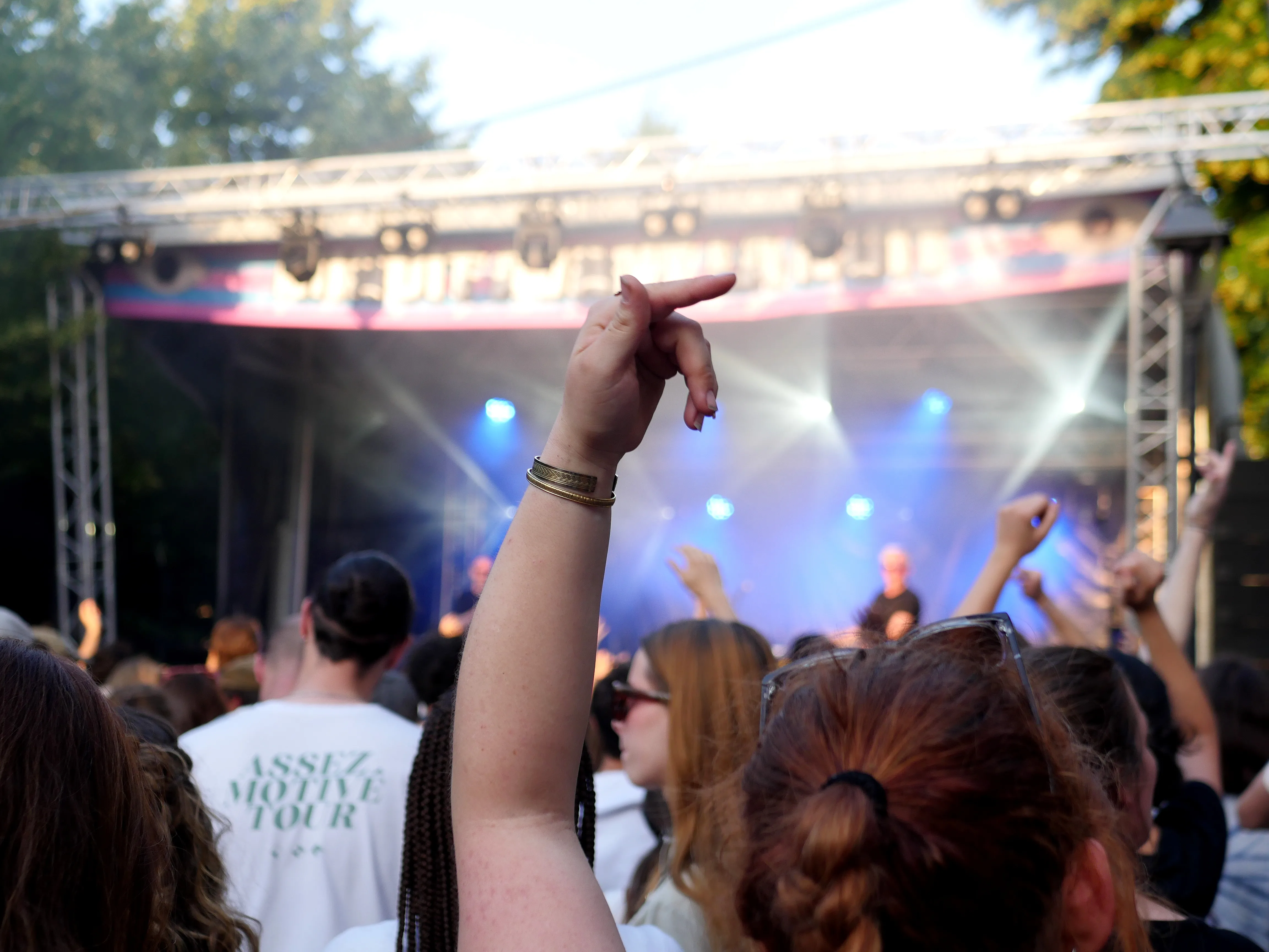 MINUIT MOINS LE QUART