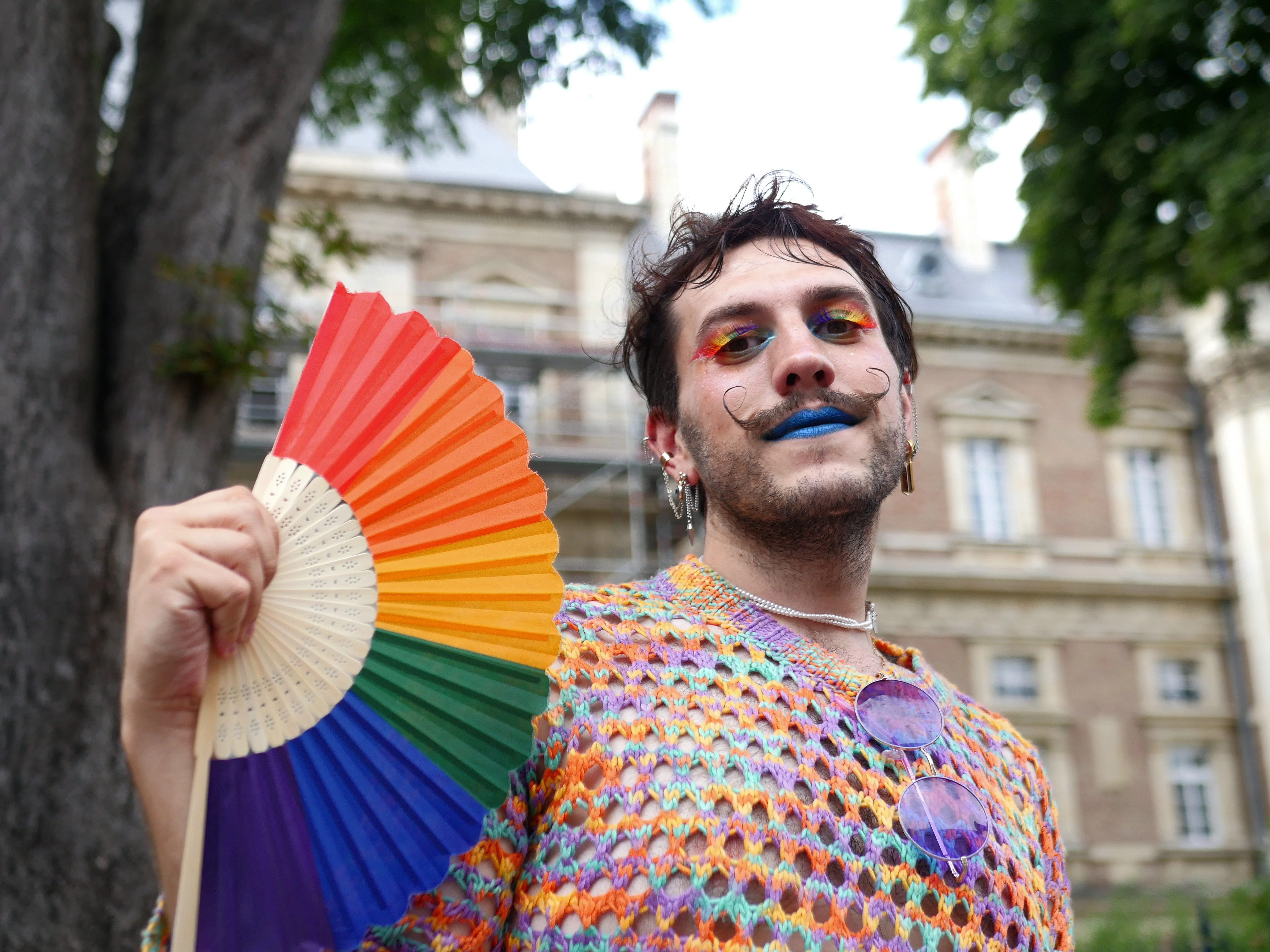 UNE GRANDE MARCHE ARC-EN-CIEL