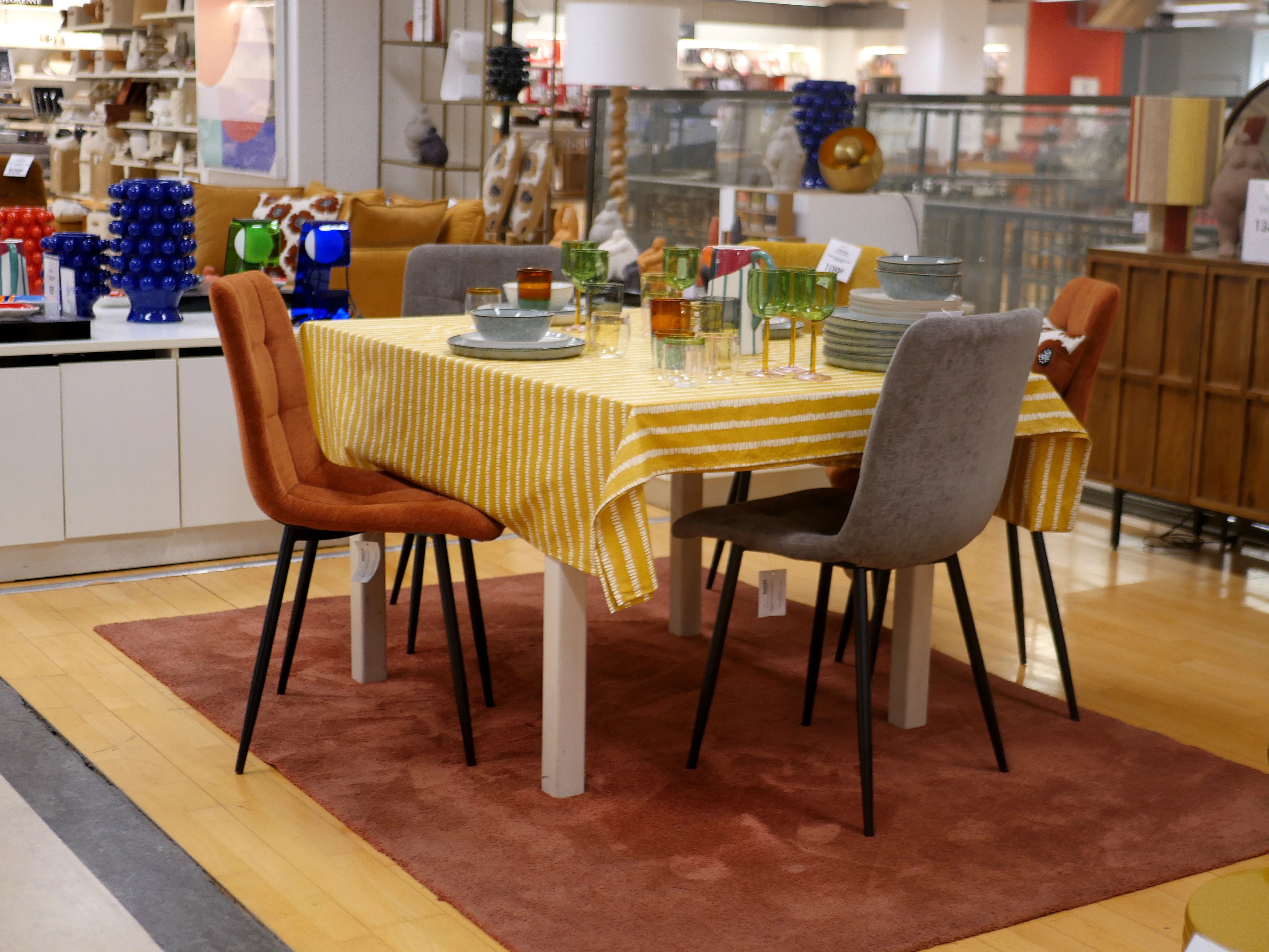 ATHEZZA ARRIVE AUX GALERIES