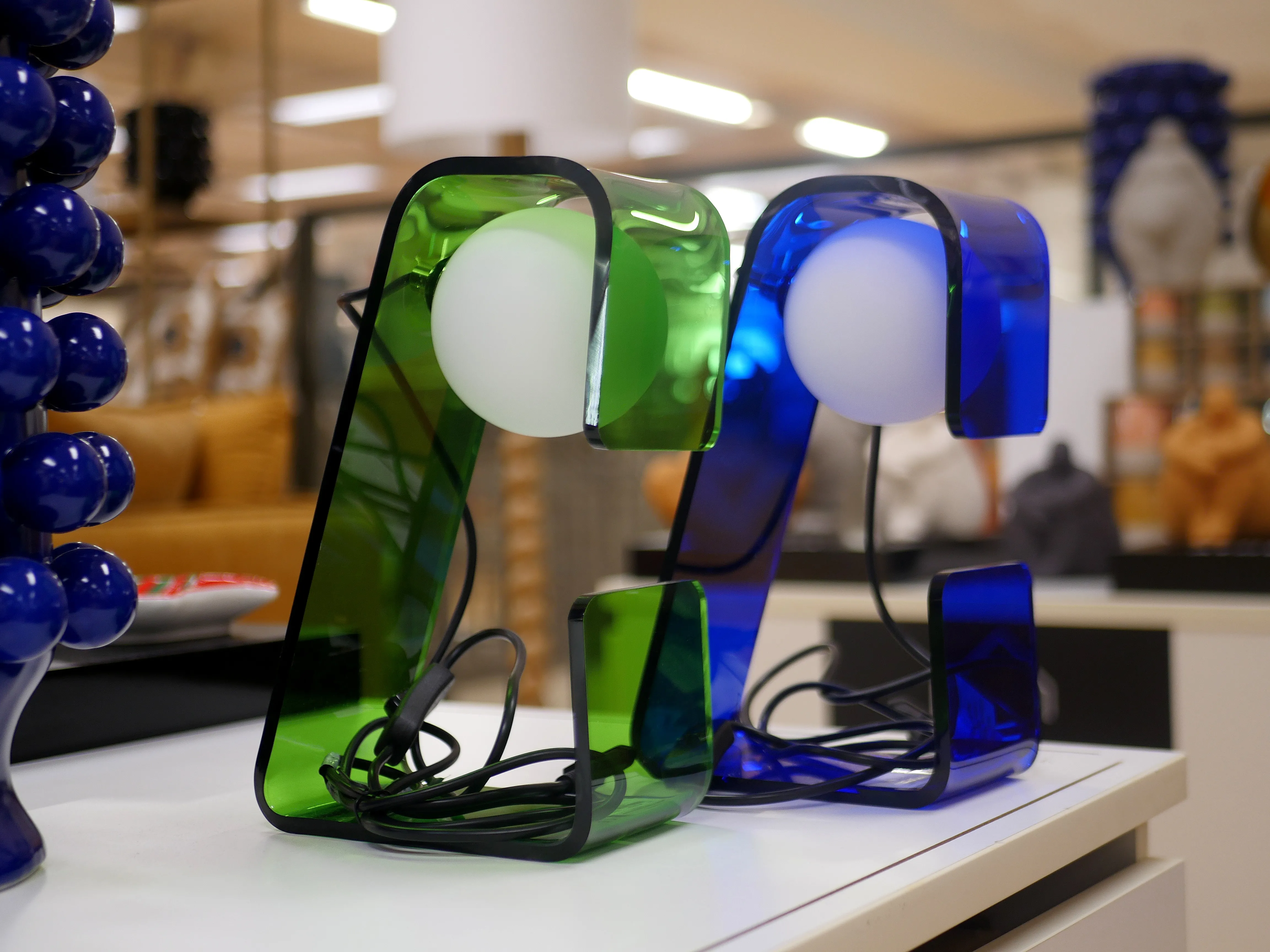 ATHEZZA ARRIVE AUX GALERIES