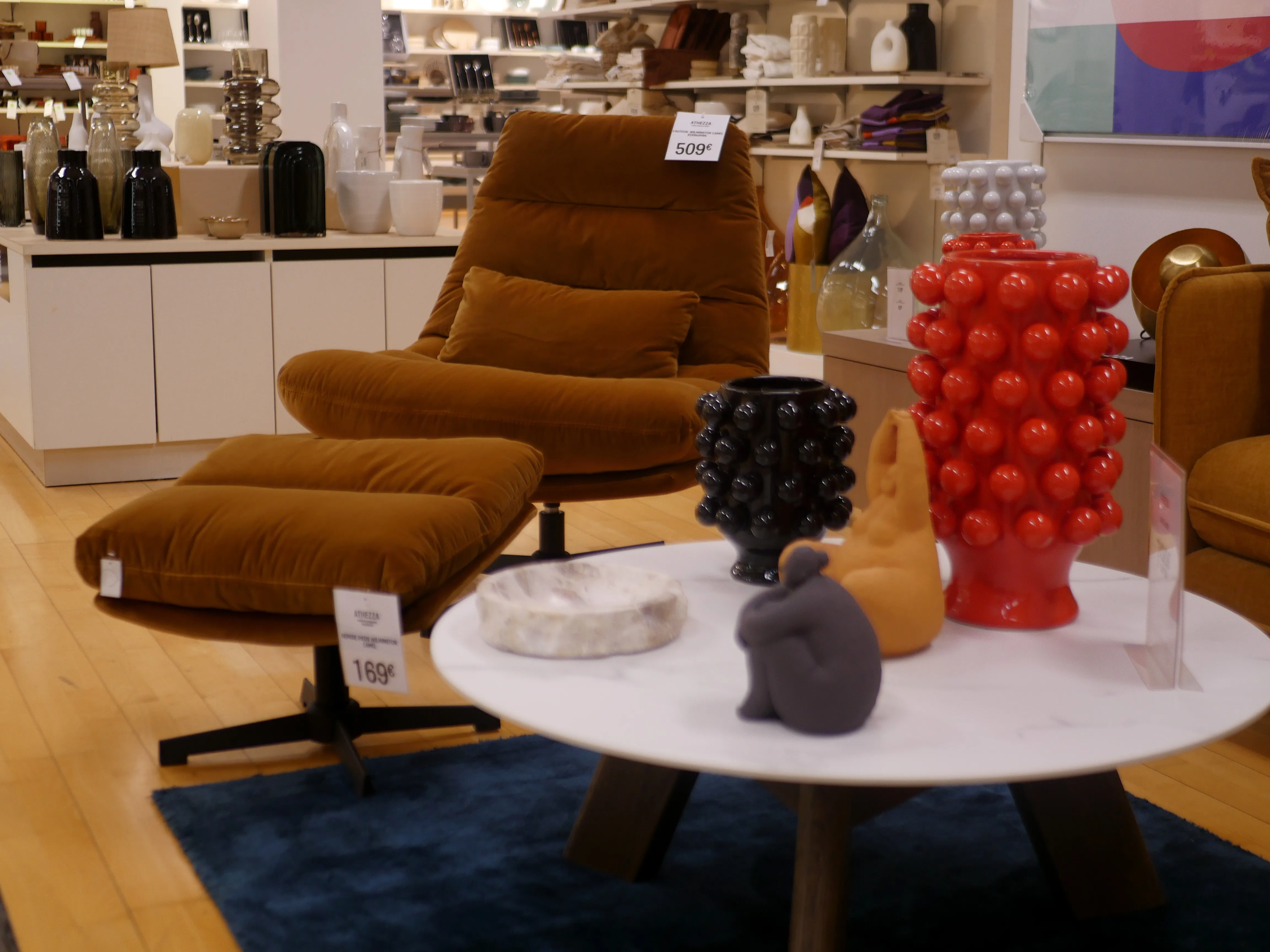 ATHEZZA ARRIVE AUX GALERIES