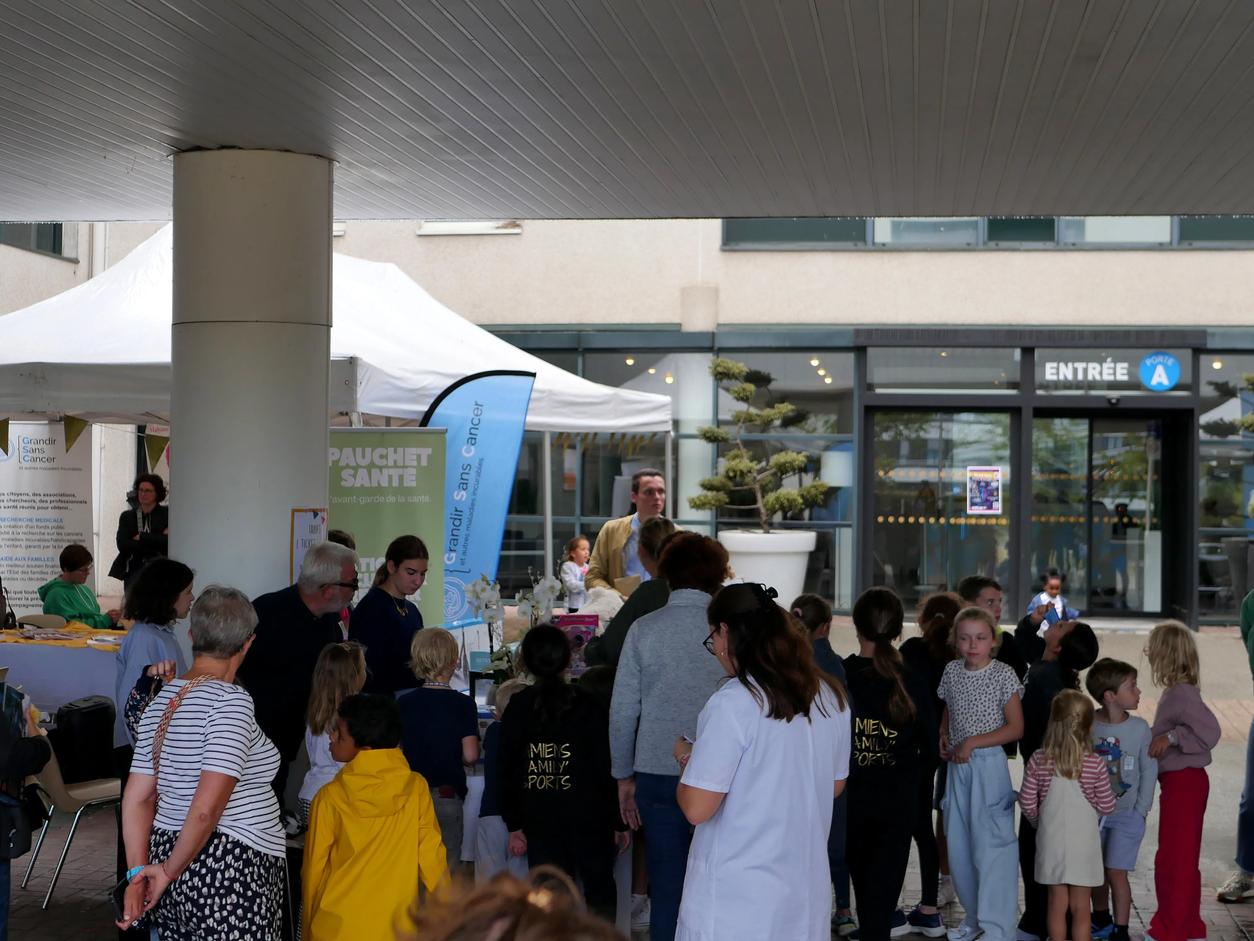 UNE FÊTE EN OR À LA CLINIQUE