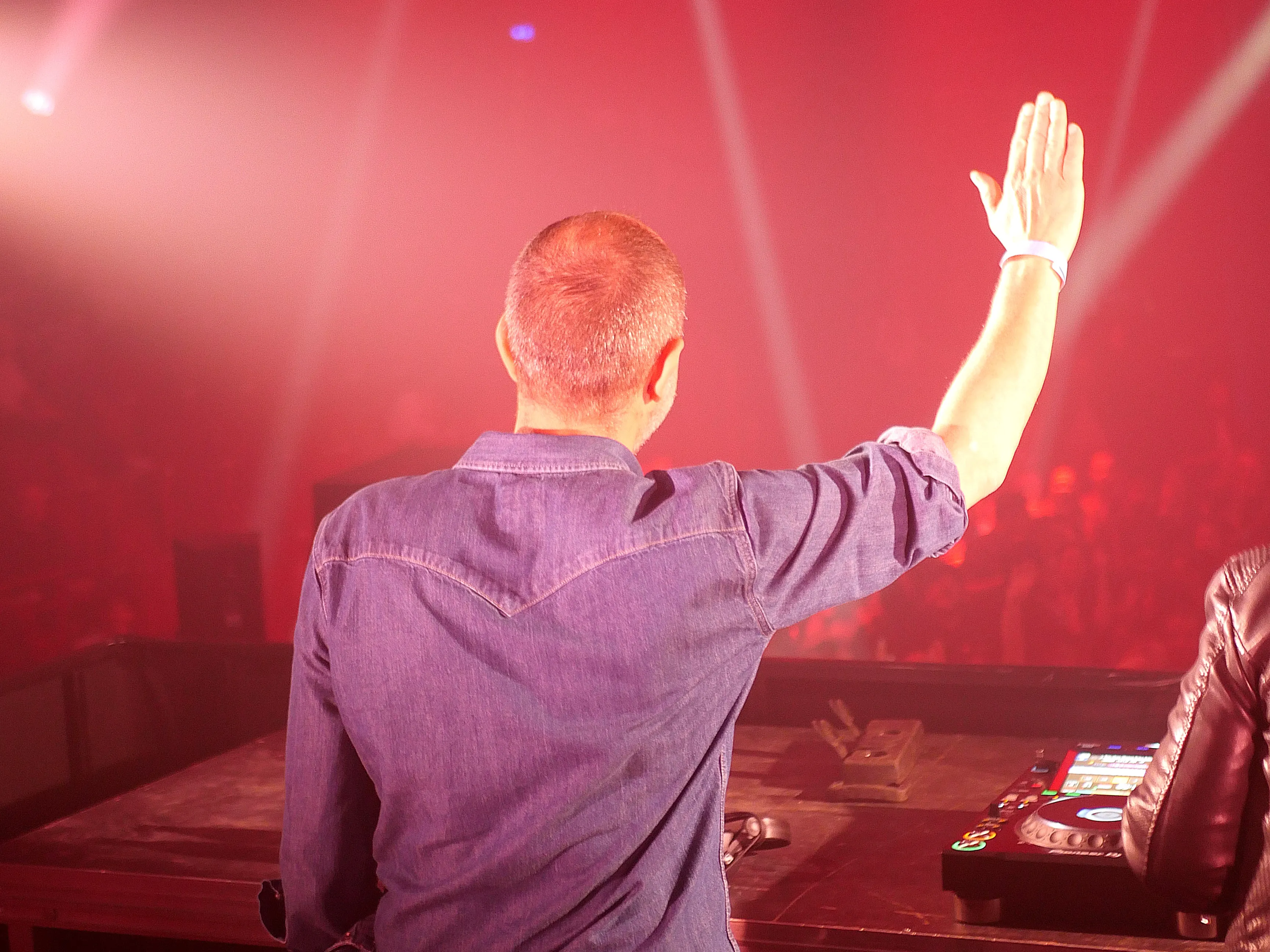 LA PISTE DU CIRQUE EN ÉBULLITION