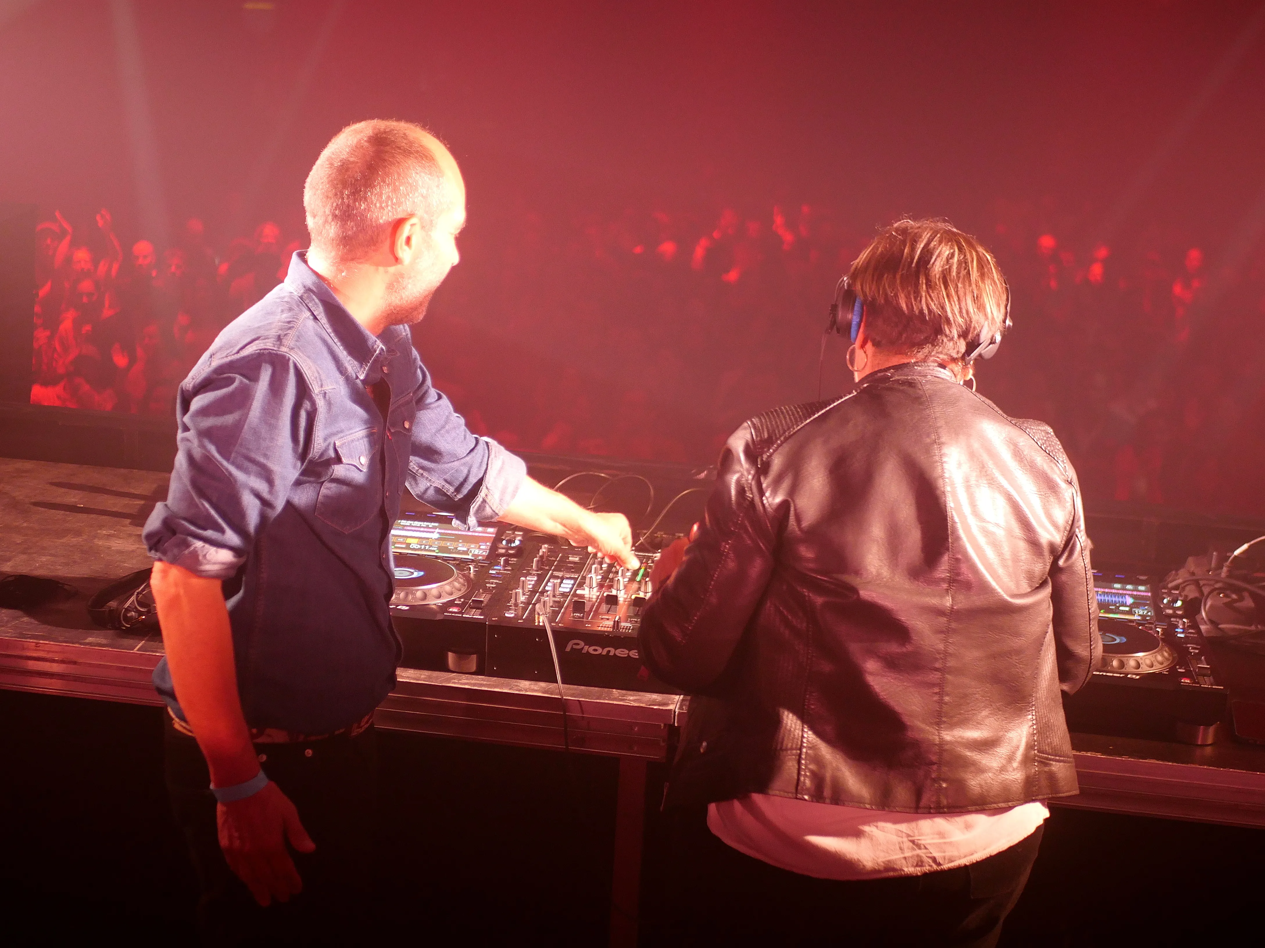 LA PISTE DU CIRQUE EN ÉBULLITION