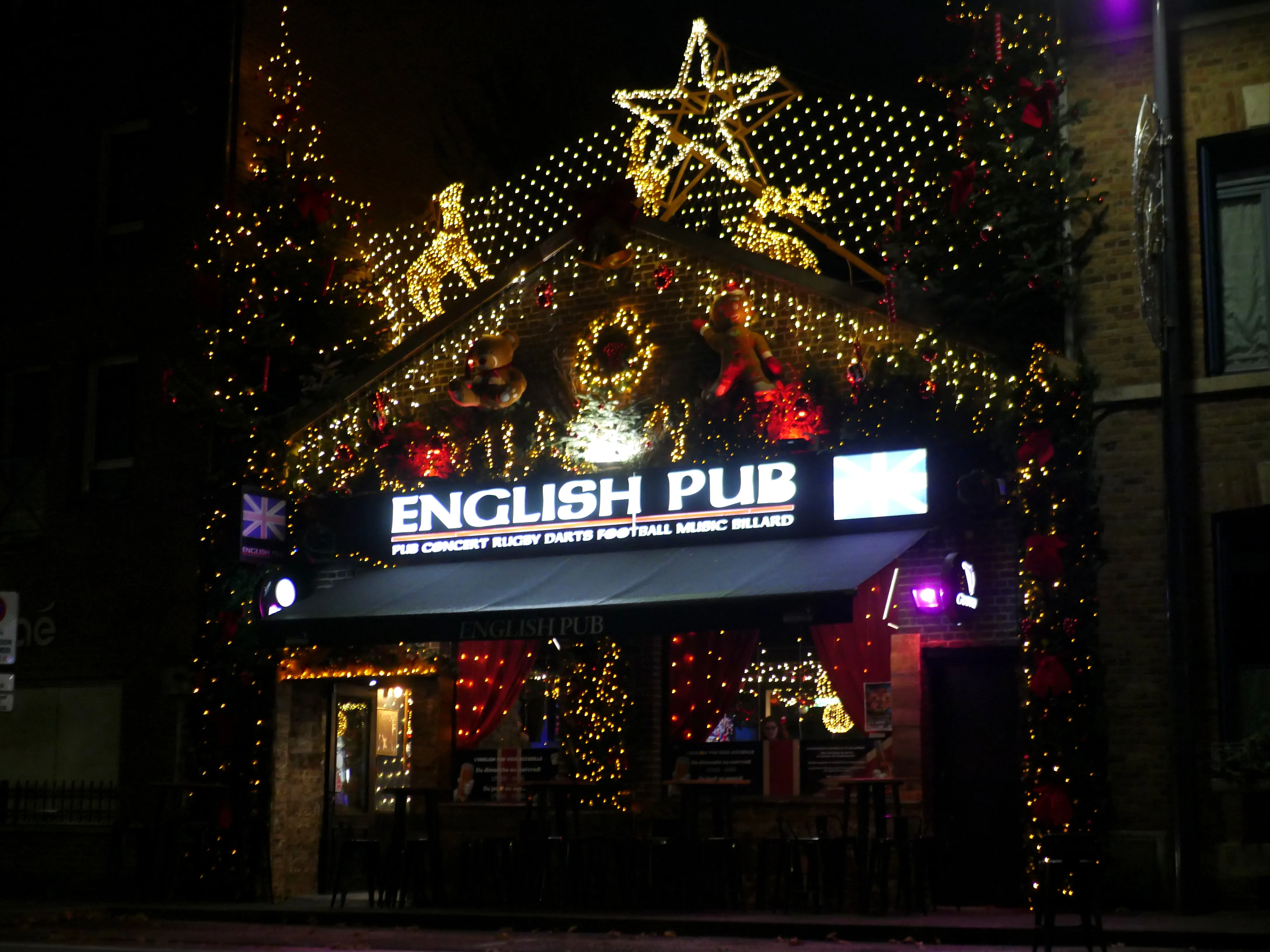 L’ENGLISH PUB BRILLE POUR NOËL