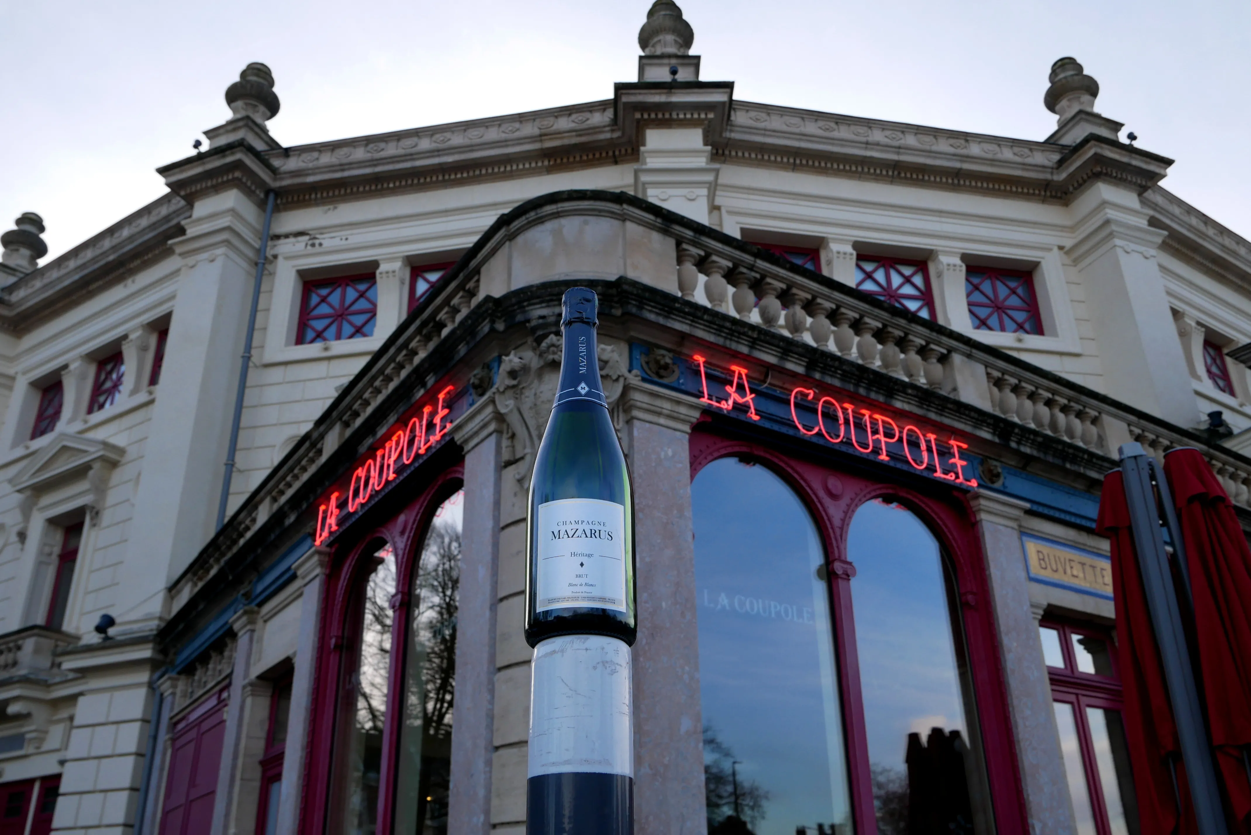 MAZARUS FAIT PÉTILLER LA VILLE