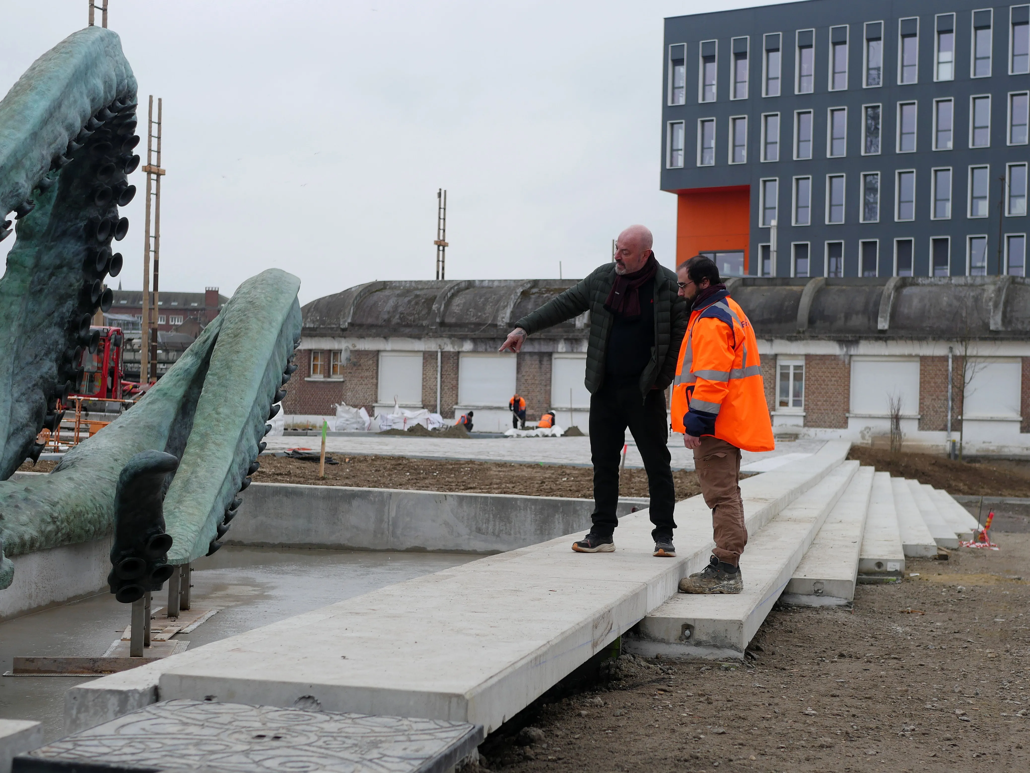 LE NAUTI-POULPE SURGIT DES FLOTS