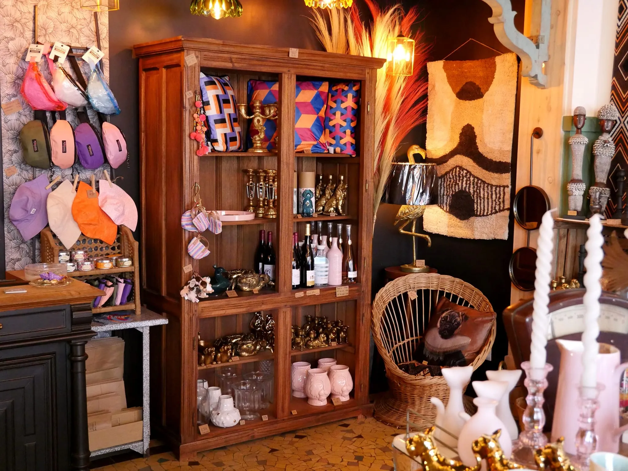 UNE CHARMANTE BOUTIQUE