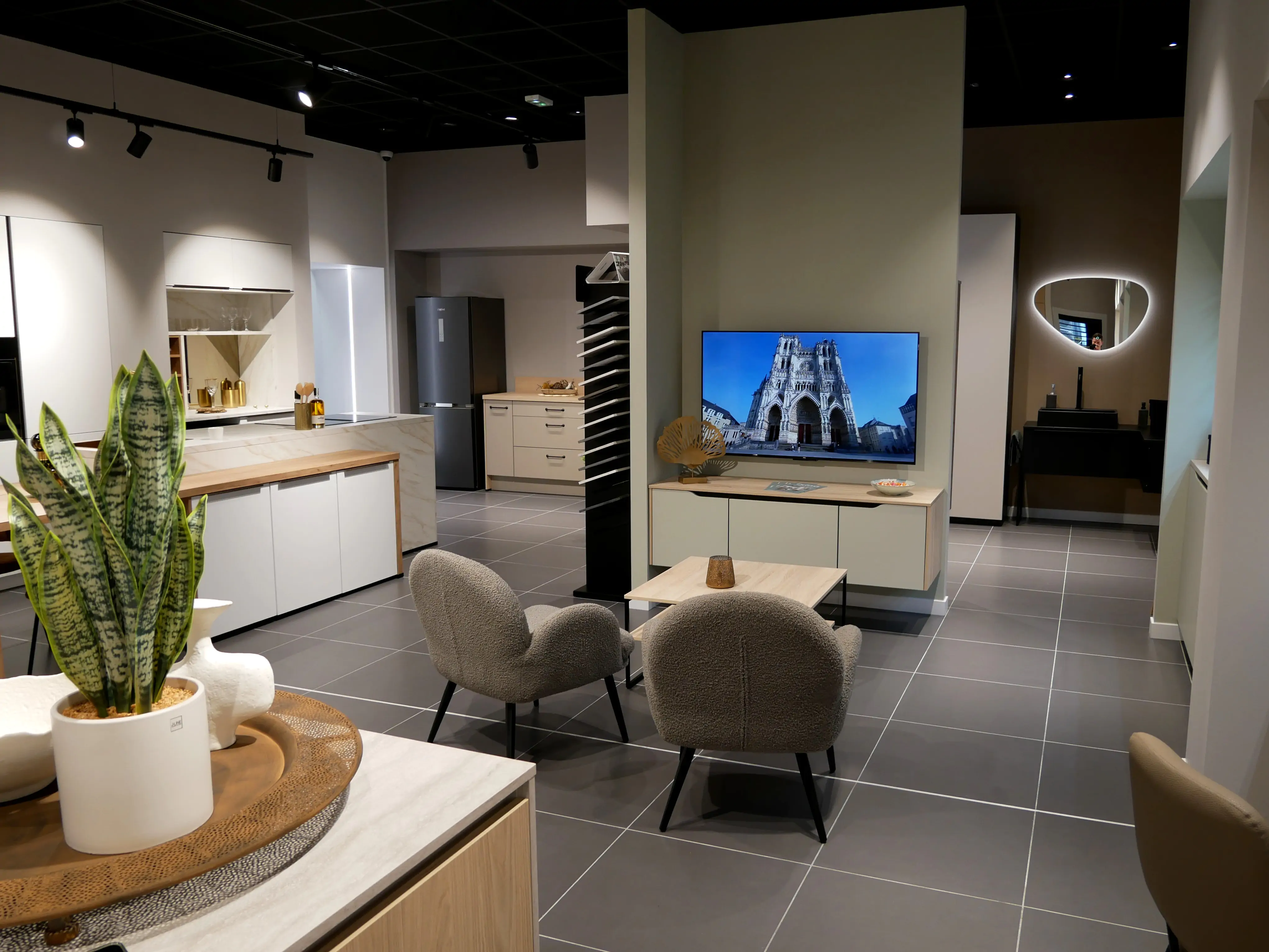 IXINA VOIT PLUS GRAND À AMIENS