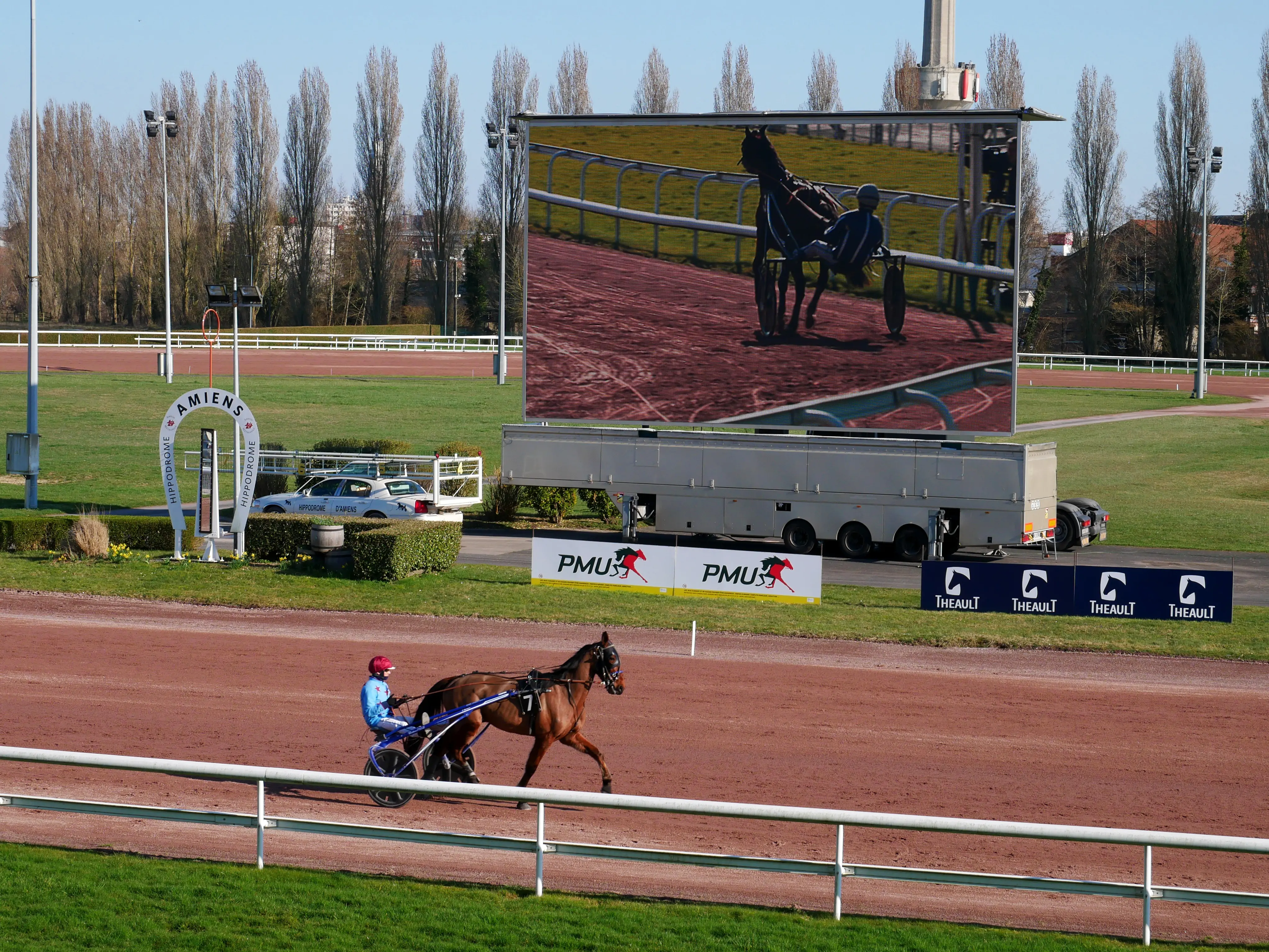 UNE PREMIÈRE ÉTAPE À AMIENS