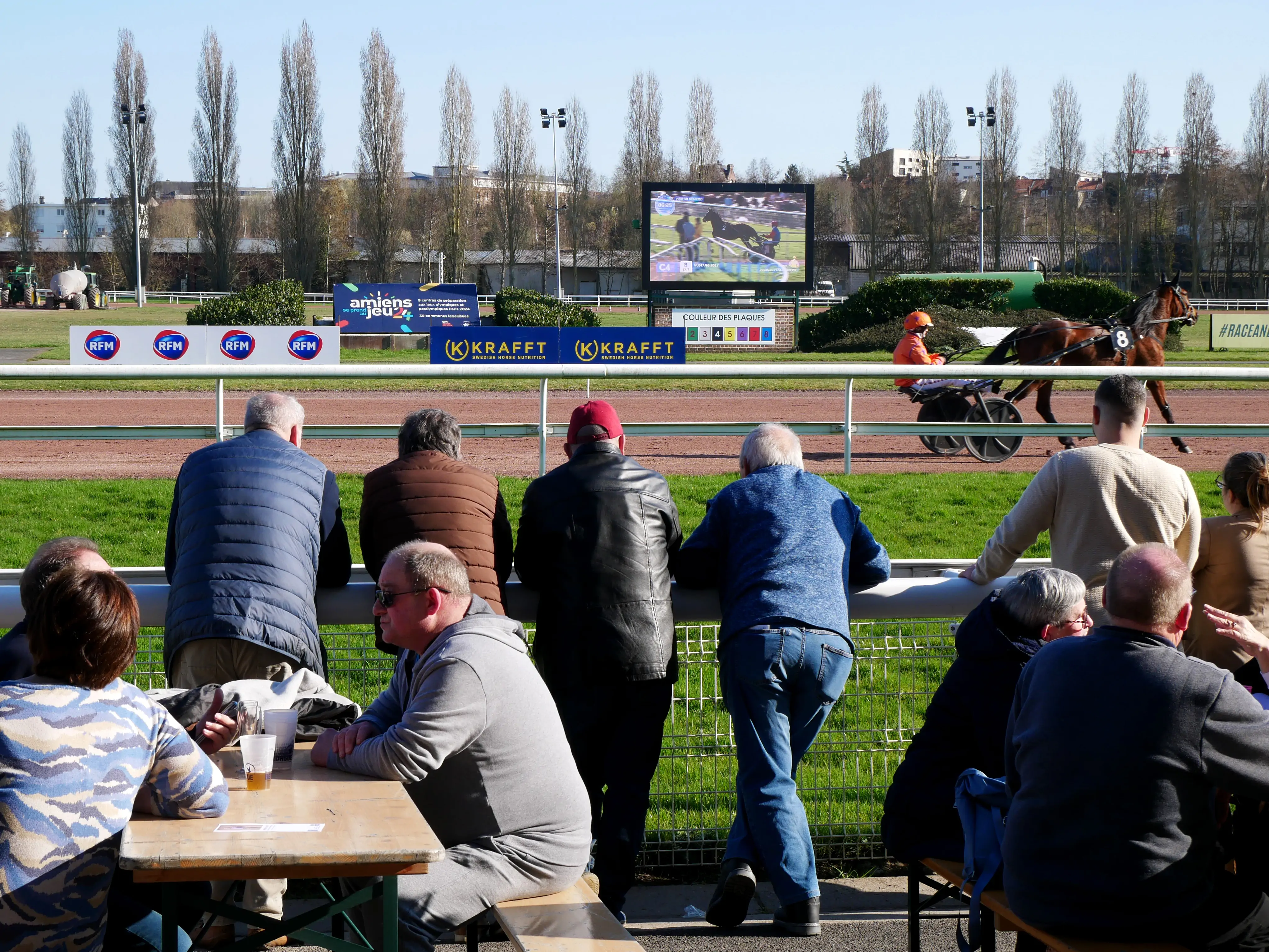 UNE PREMIÈRE ÉTAPE À AMIENS