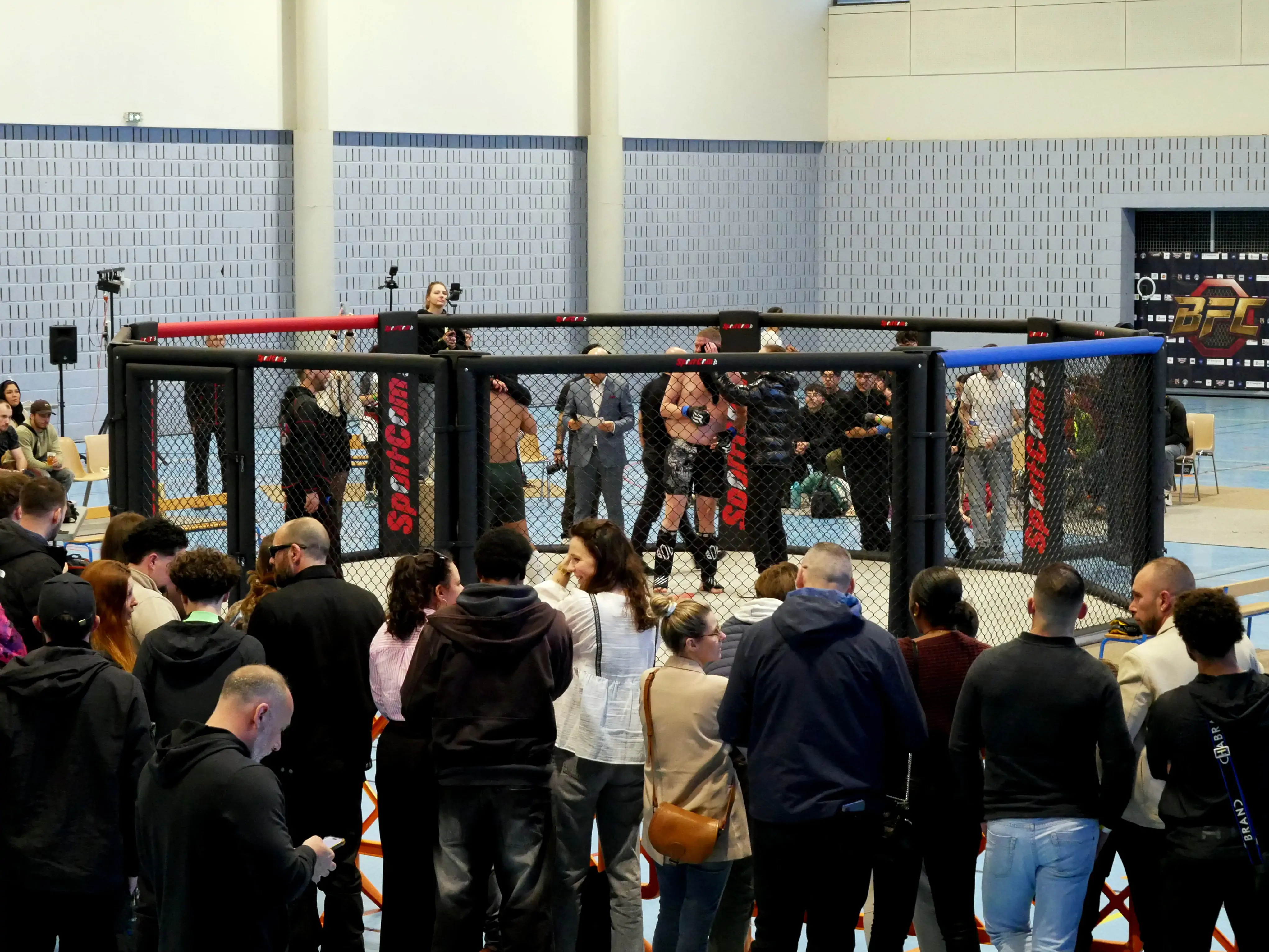 UN OCTOGONE AUX 4 CHÊNES