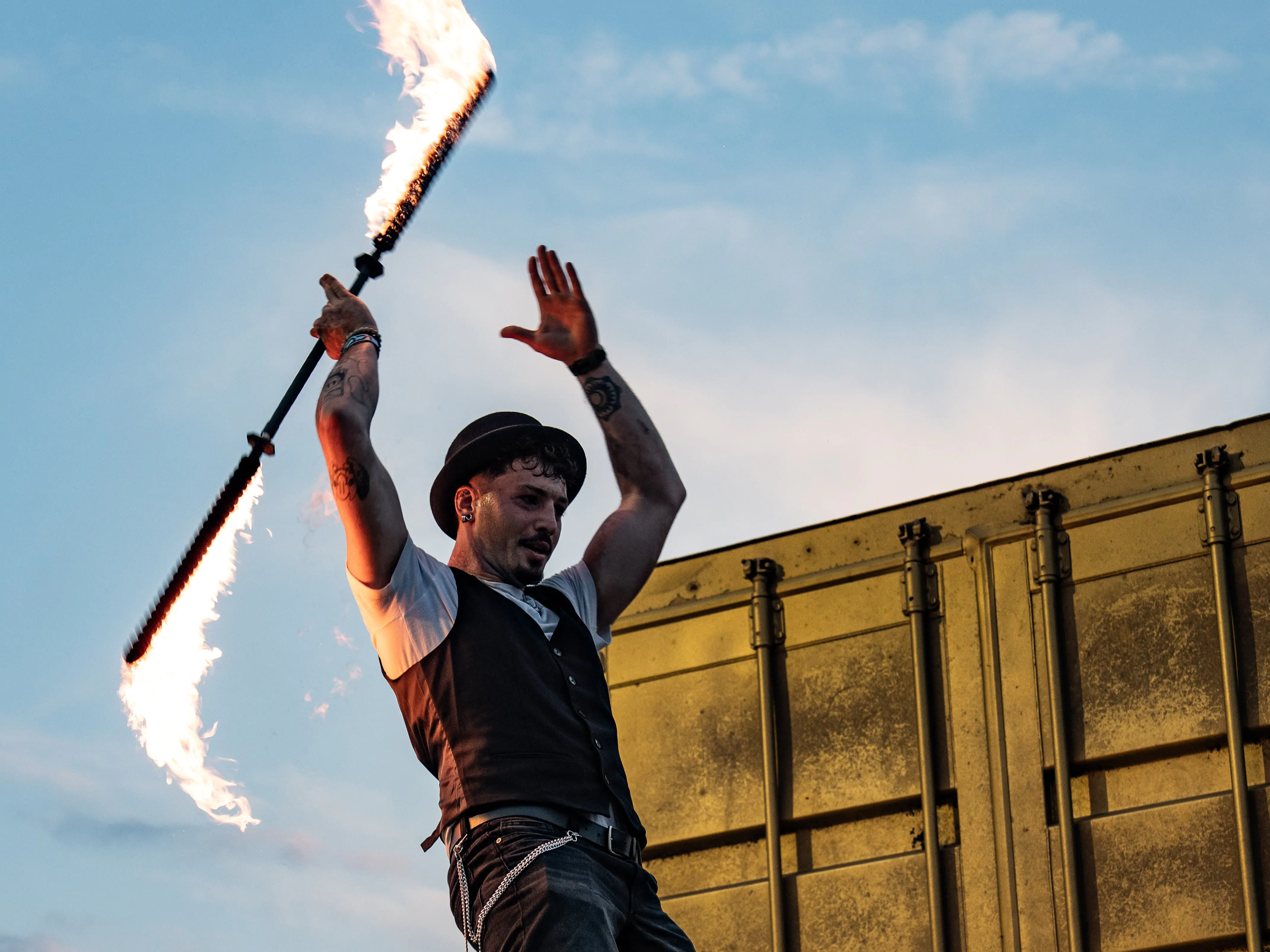 LE FEU COMME TERRAIN DE JEU