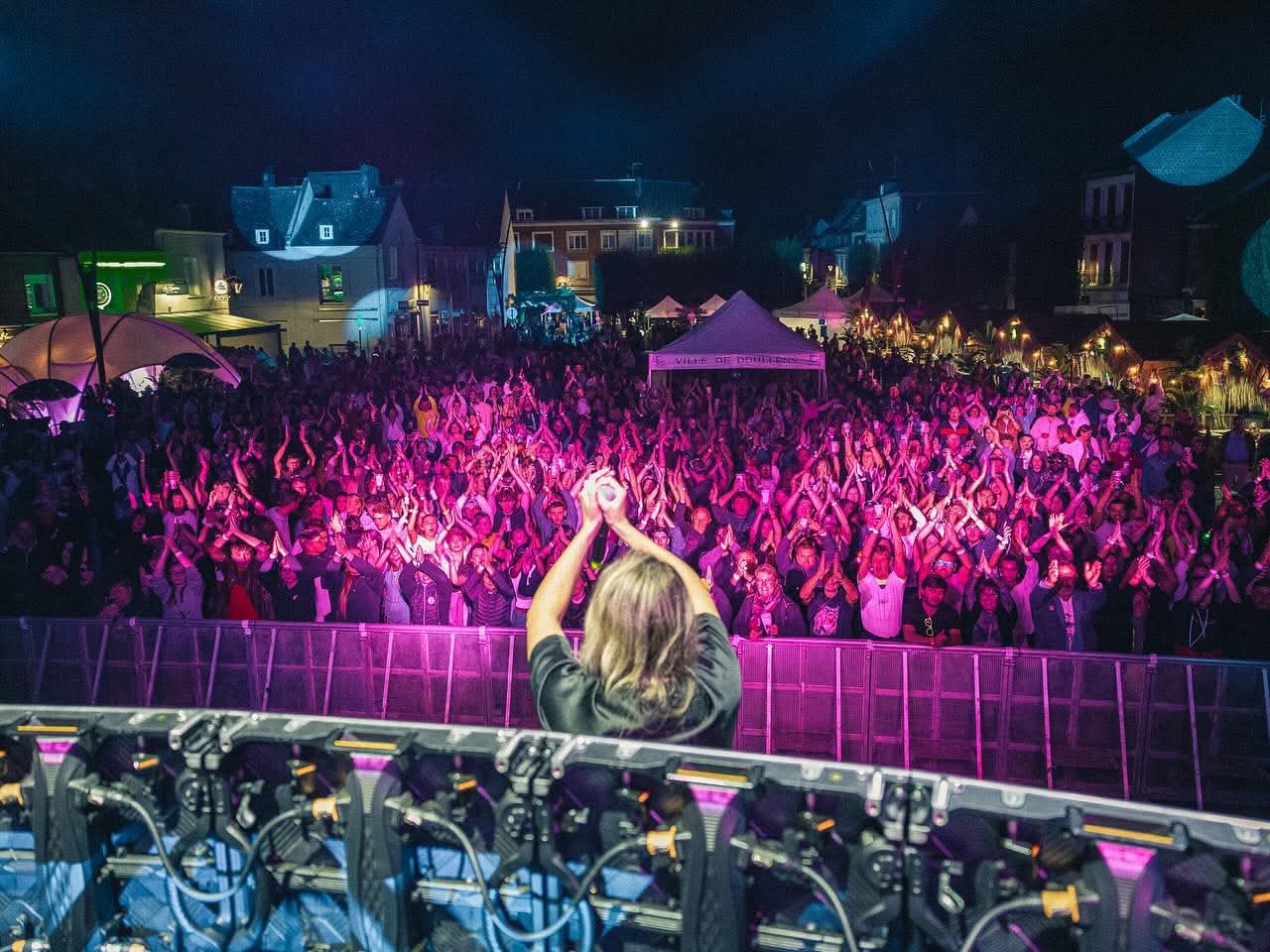 DOULLENS SUMMER BREAK EN FORCE