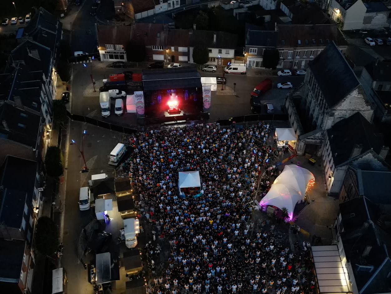 DOULLENS SUMMER BREAK EN FORCE