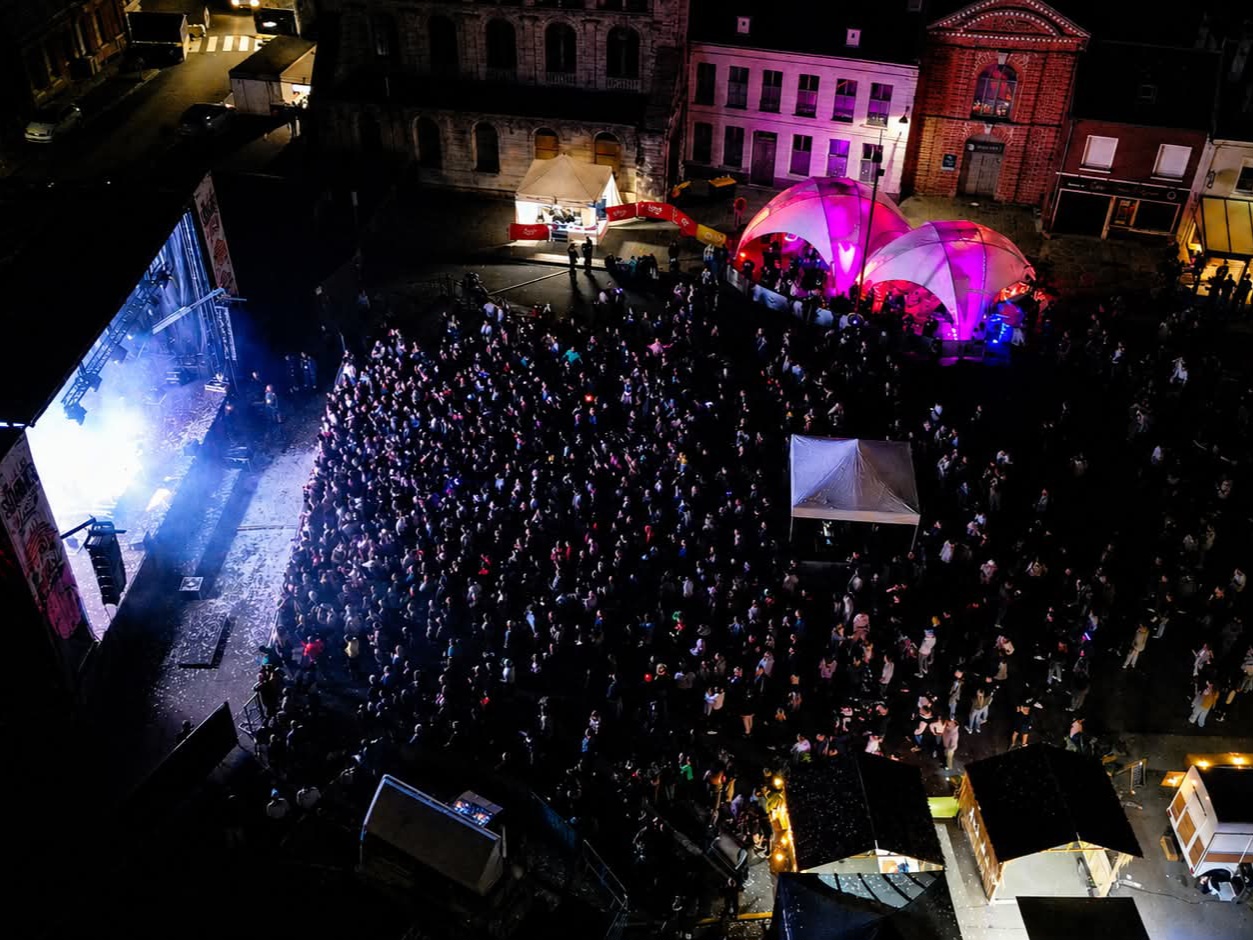 DOULLENS SUMMER BREAK EN FORCE