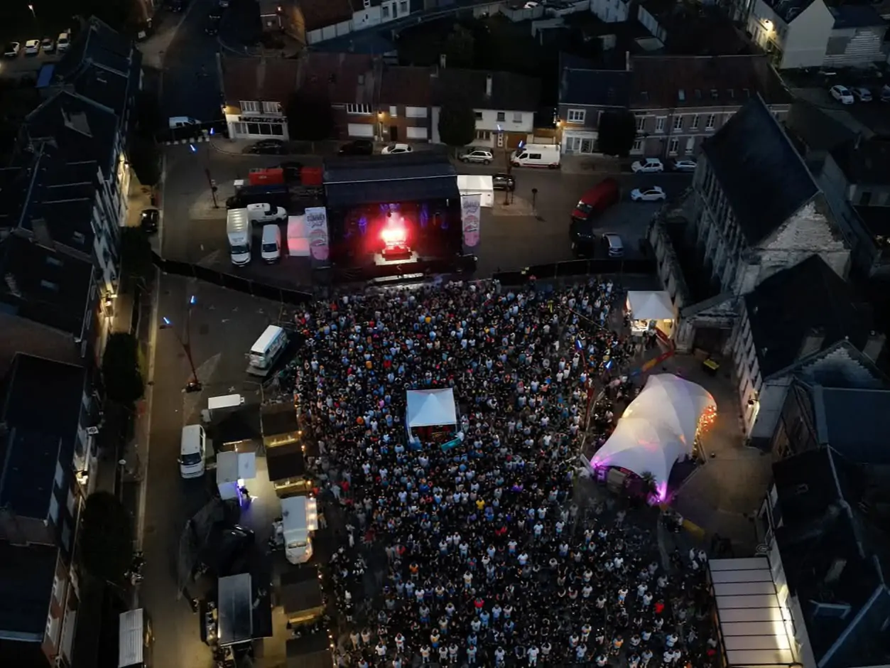 DOULLENS SUMMER BREAK EN FORCE
