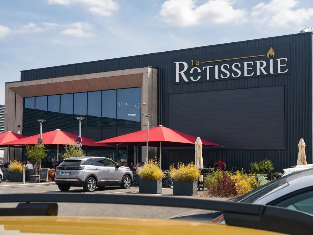 LA RÔTISSERIE, GÉNÉREUSE PAR NATURE