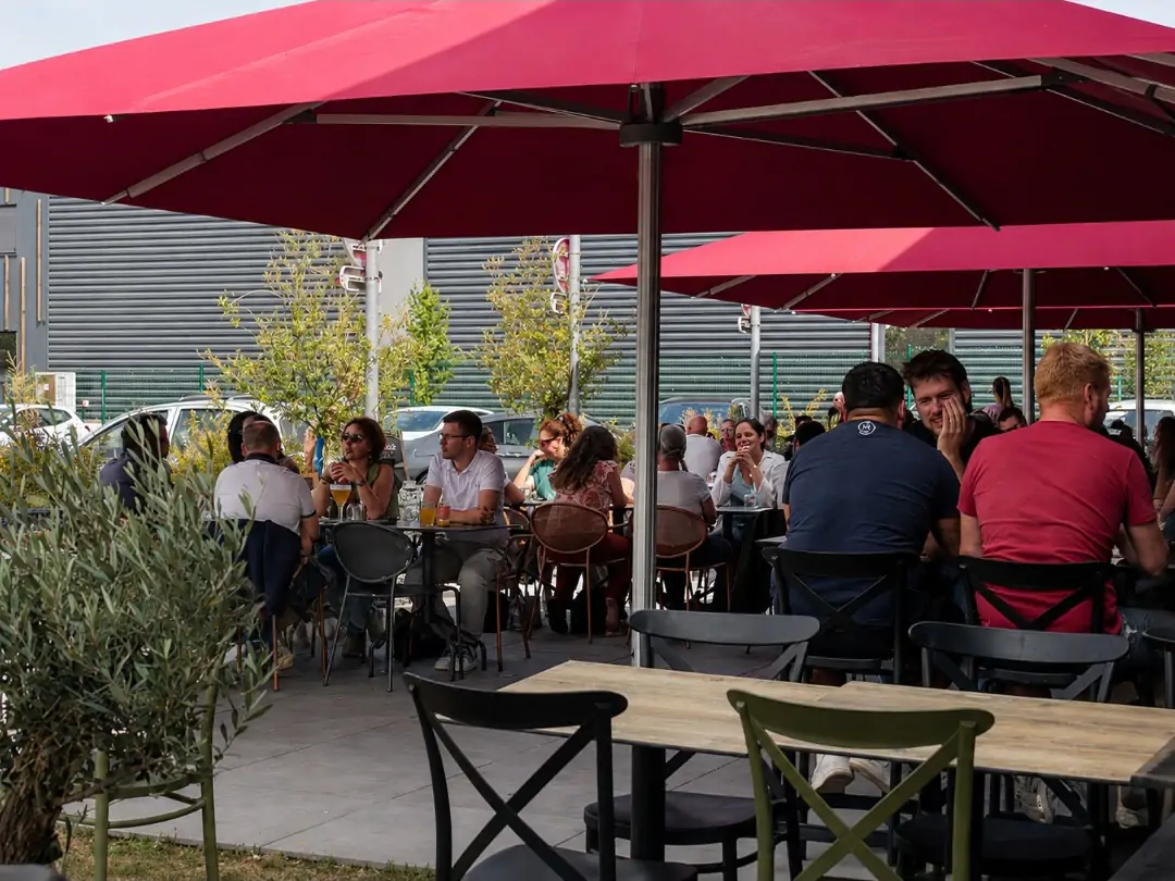 LA RÔTISSERIE, GÉNÉREUSE PAR NATURE