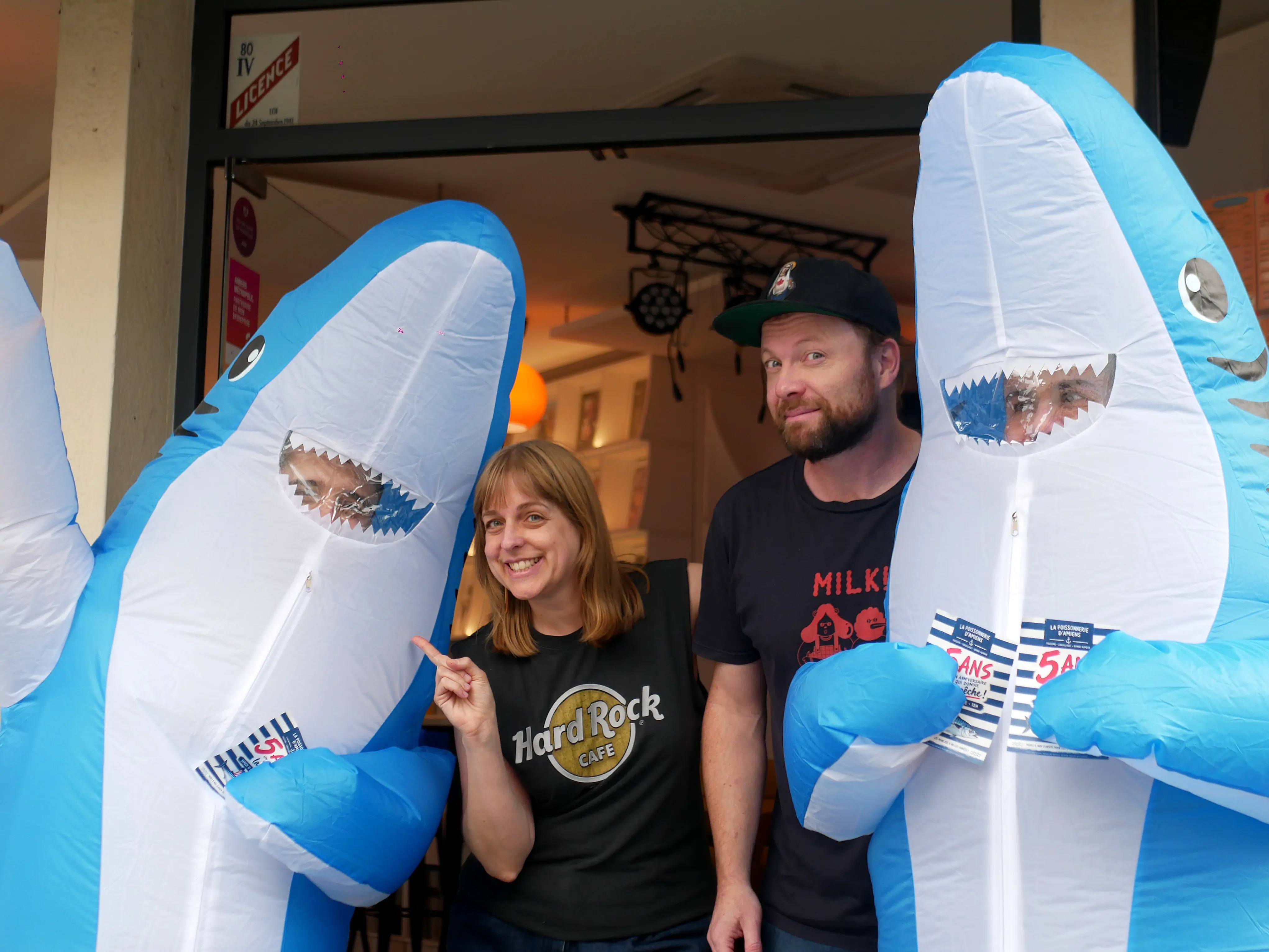 UN GANG DE REQUINS EN VILLE