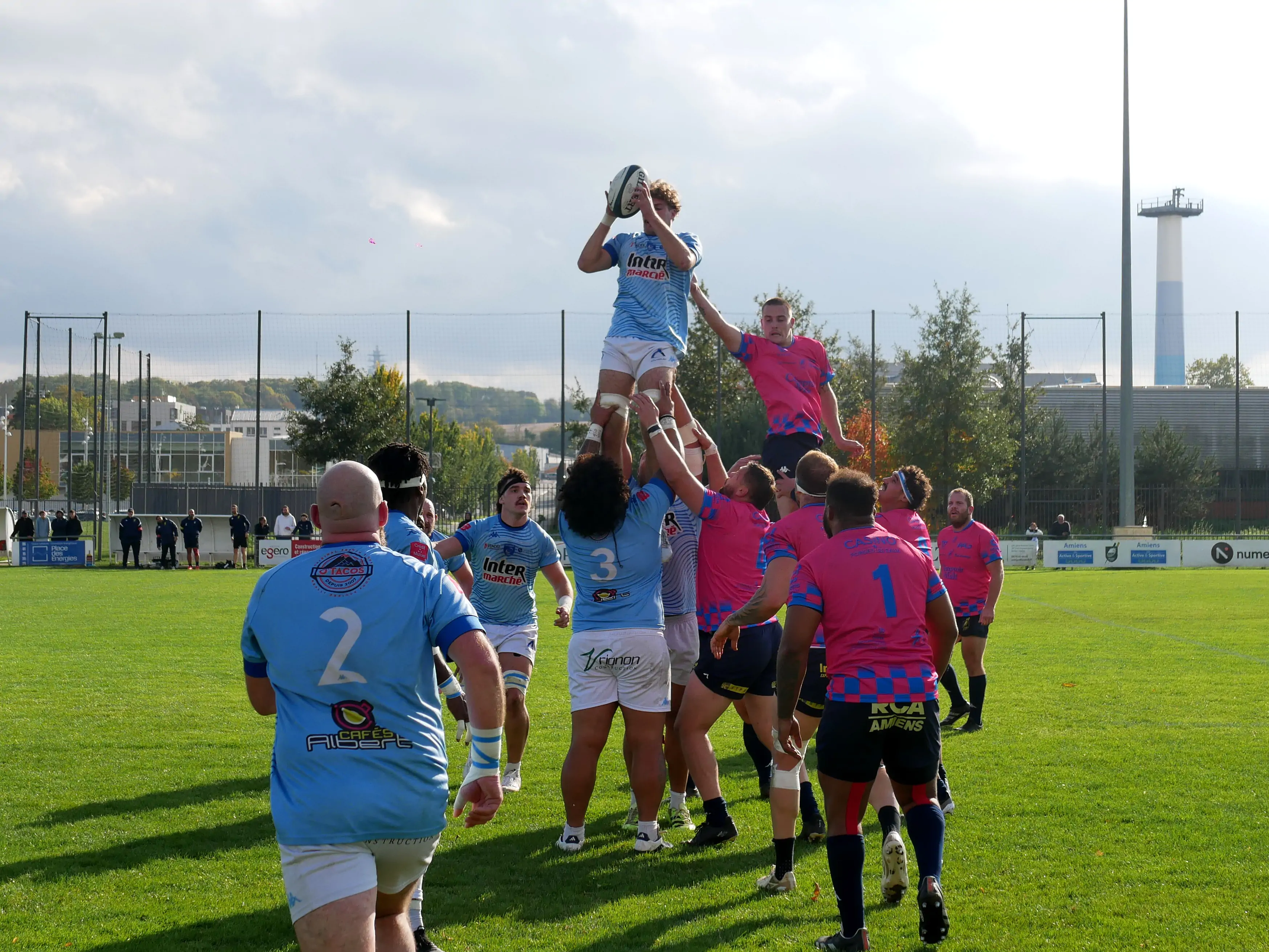 QUAND LE RUGBY SE MET AU ROSE
