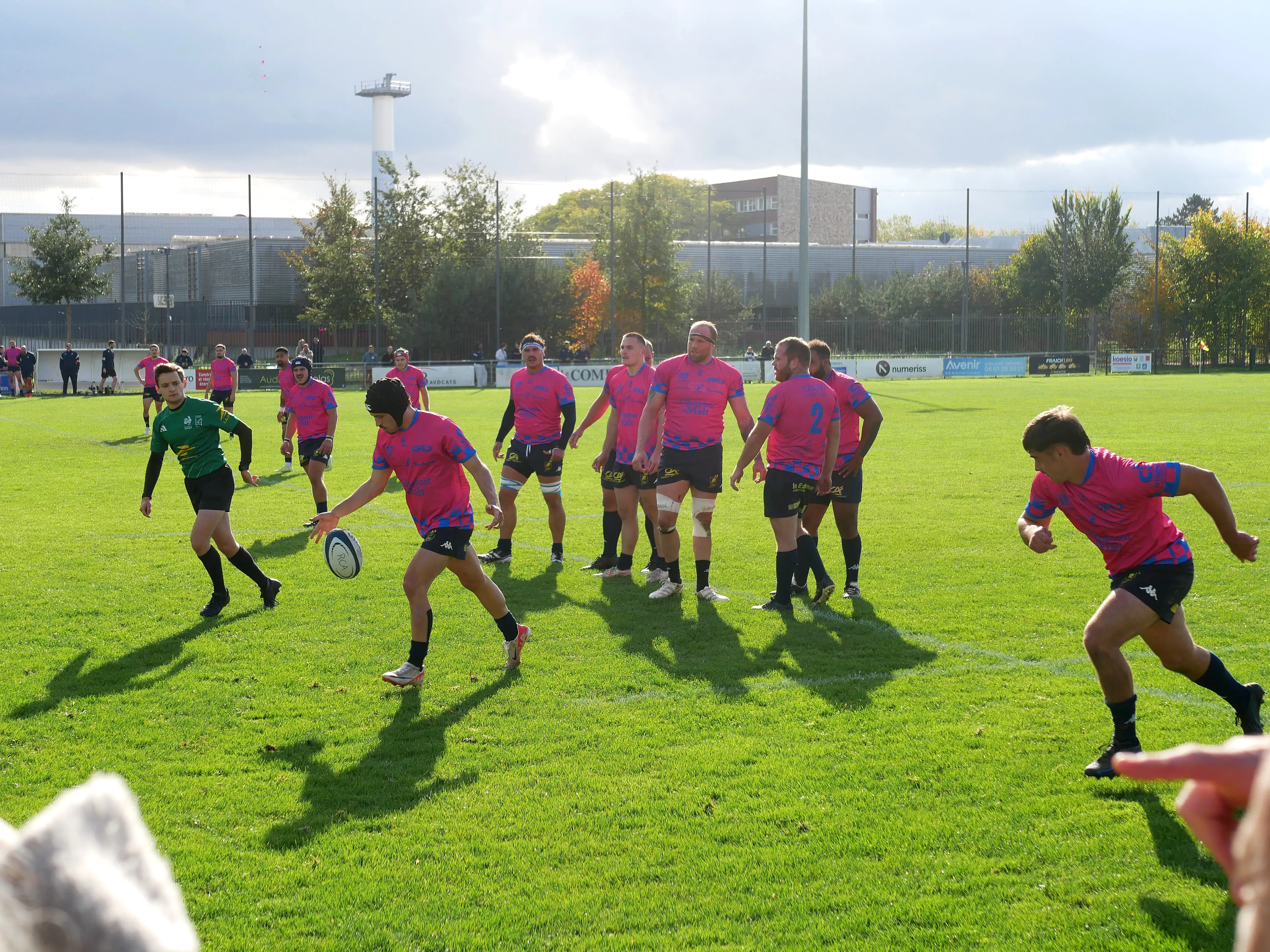 QUAND LE RUGBY SE MET AU ROSE