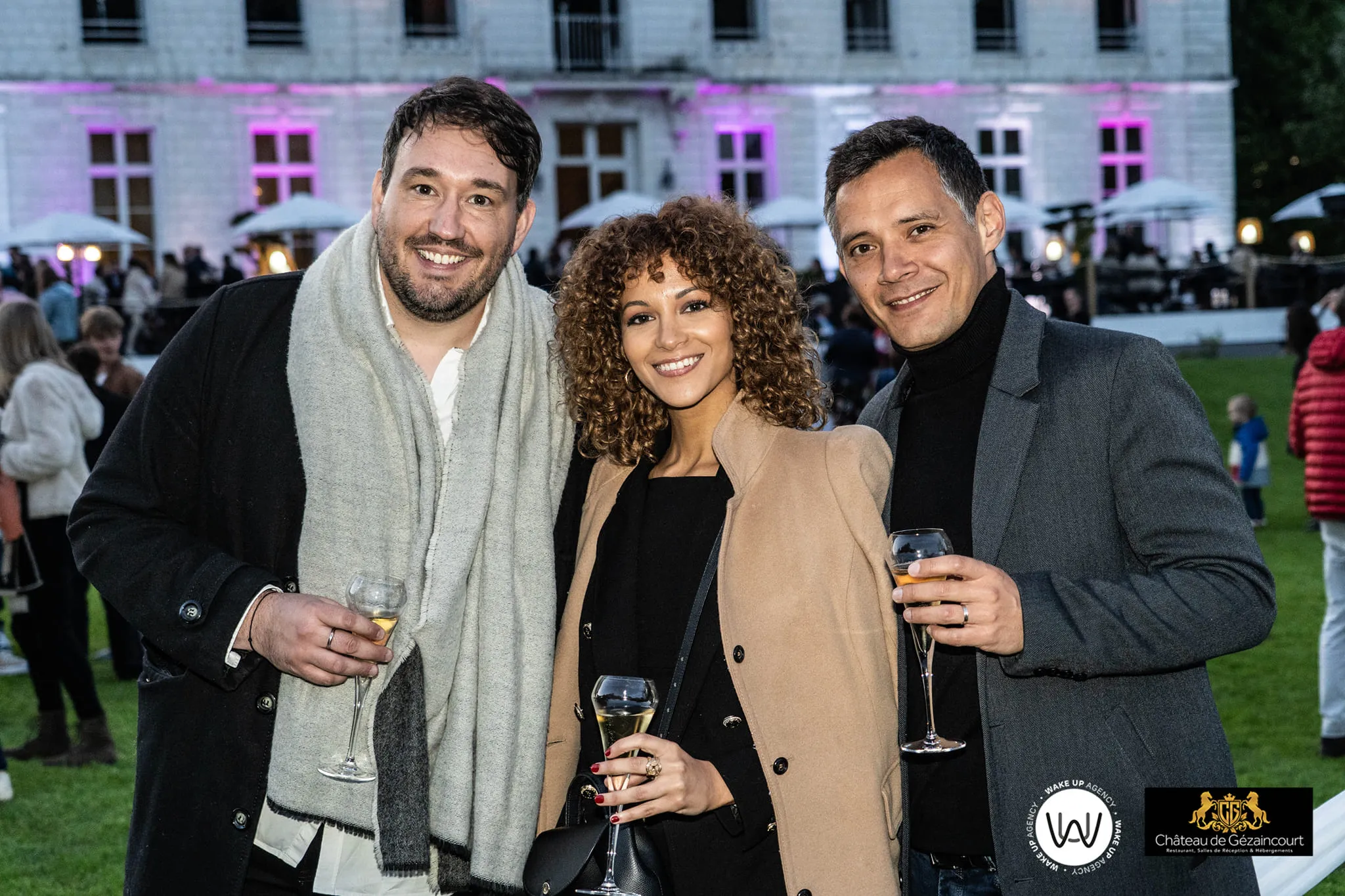 UNE INAUGURATION ROYALE