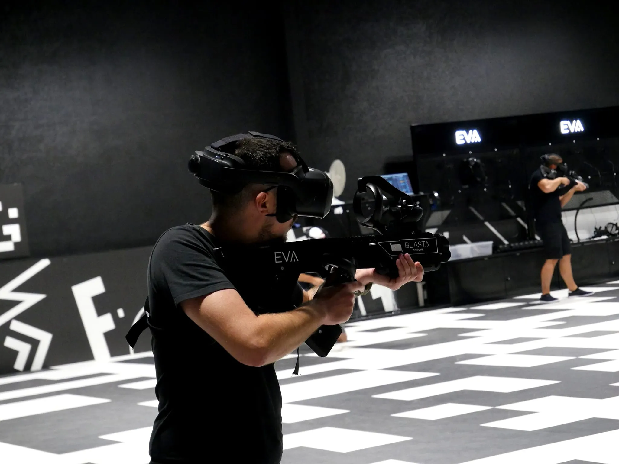 EVA DÉBARQUE À AMIENS