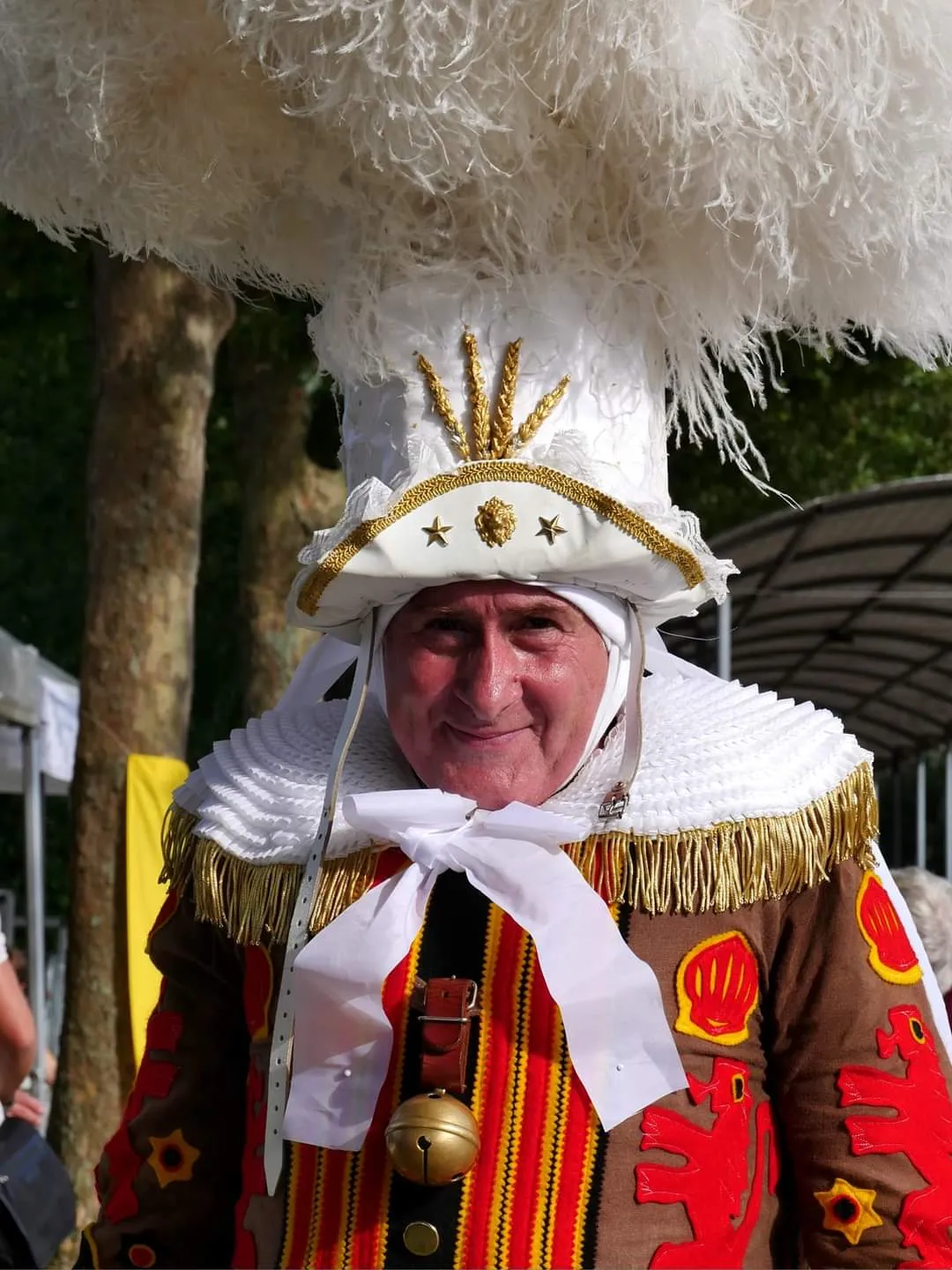 MÉDIÉVALES AU BORD DE L'EAU