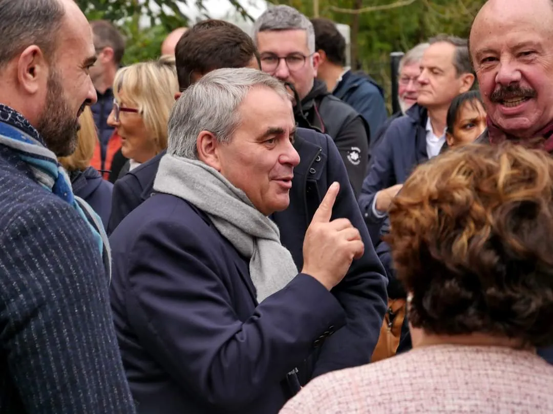 POSE DE LA PREMIÈRE PLANCHE