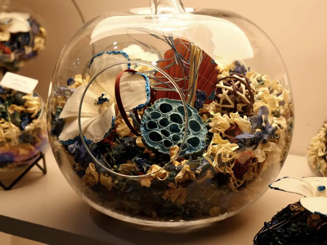 DES CADEAUX PAR MILLIERS