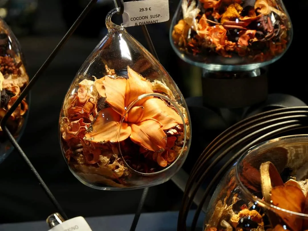 DES CADEAUX PAR MILLIERS