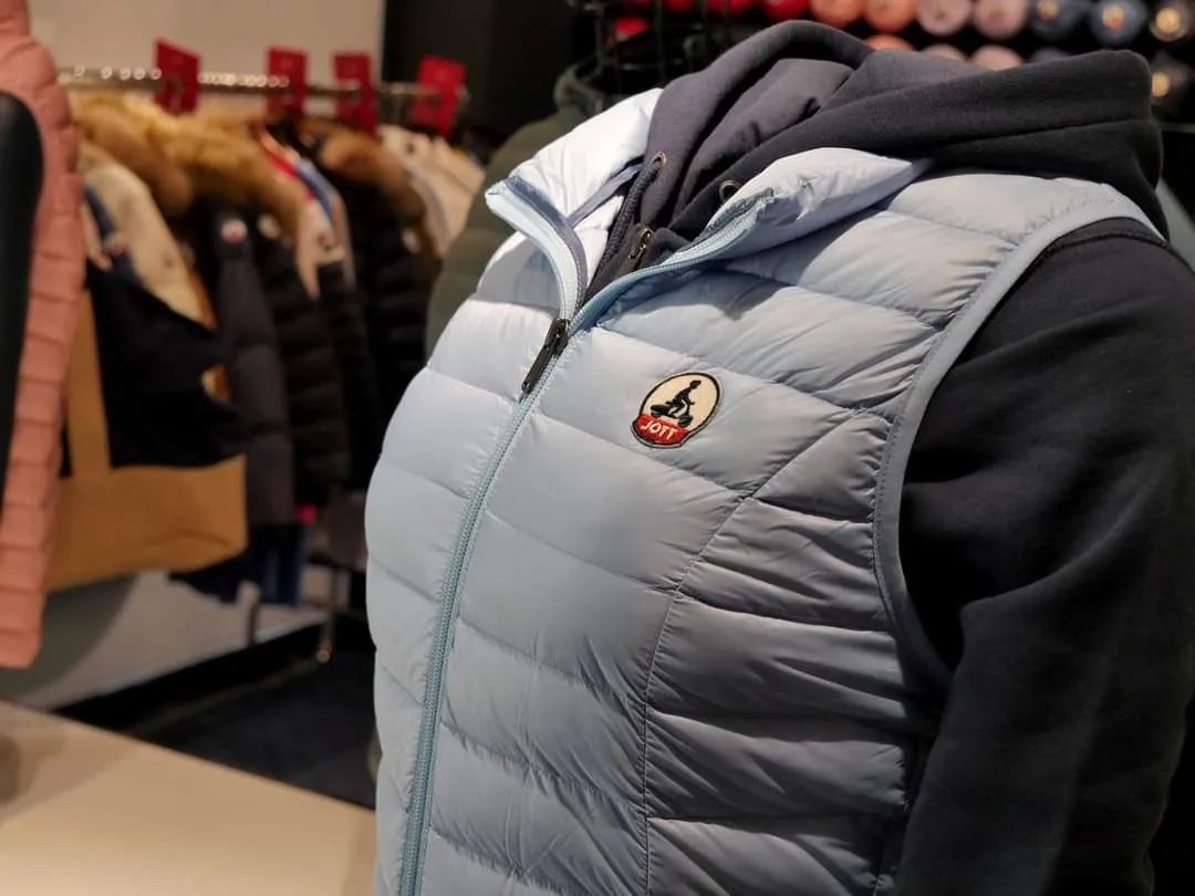 ÇA DÉMÉNAGE CHEZ JOTT