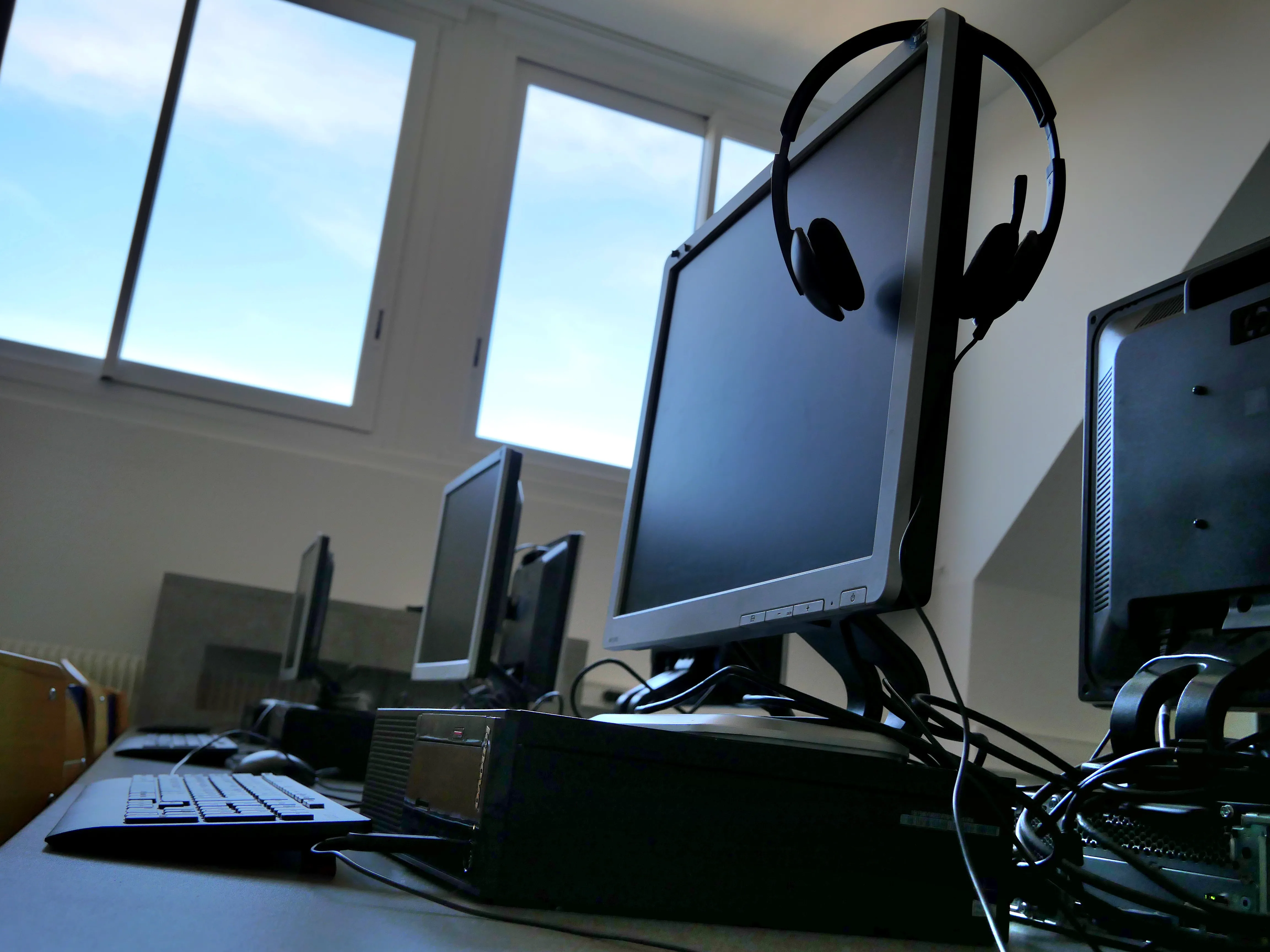 LA SALLE (UNE ÉCOLE) POLYVALENTE