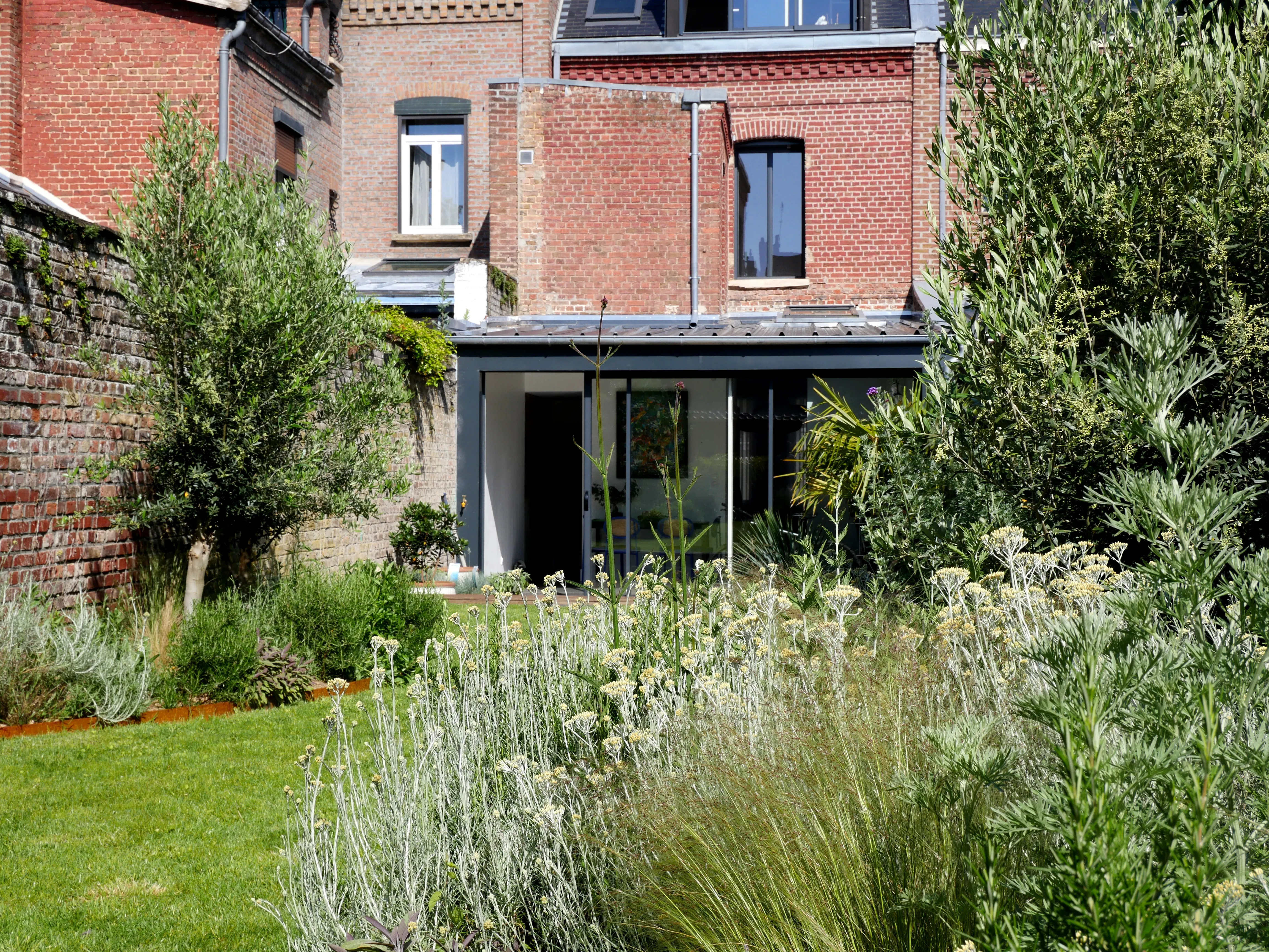 IL CRÉE VOTRE HAVRE DE PAIX