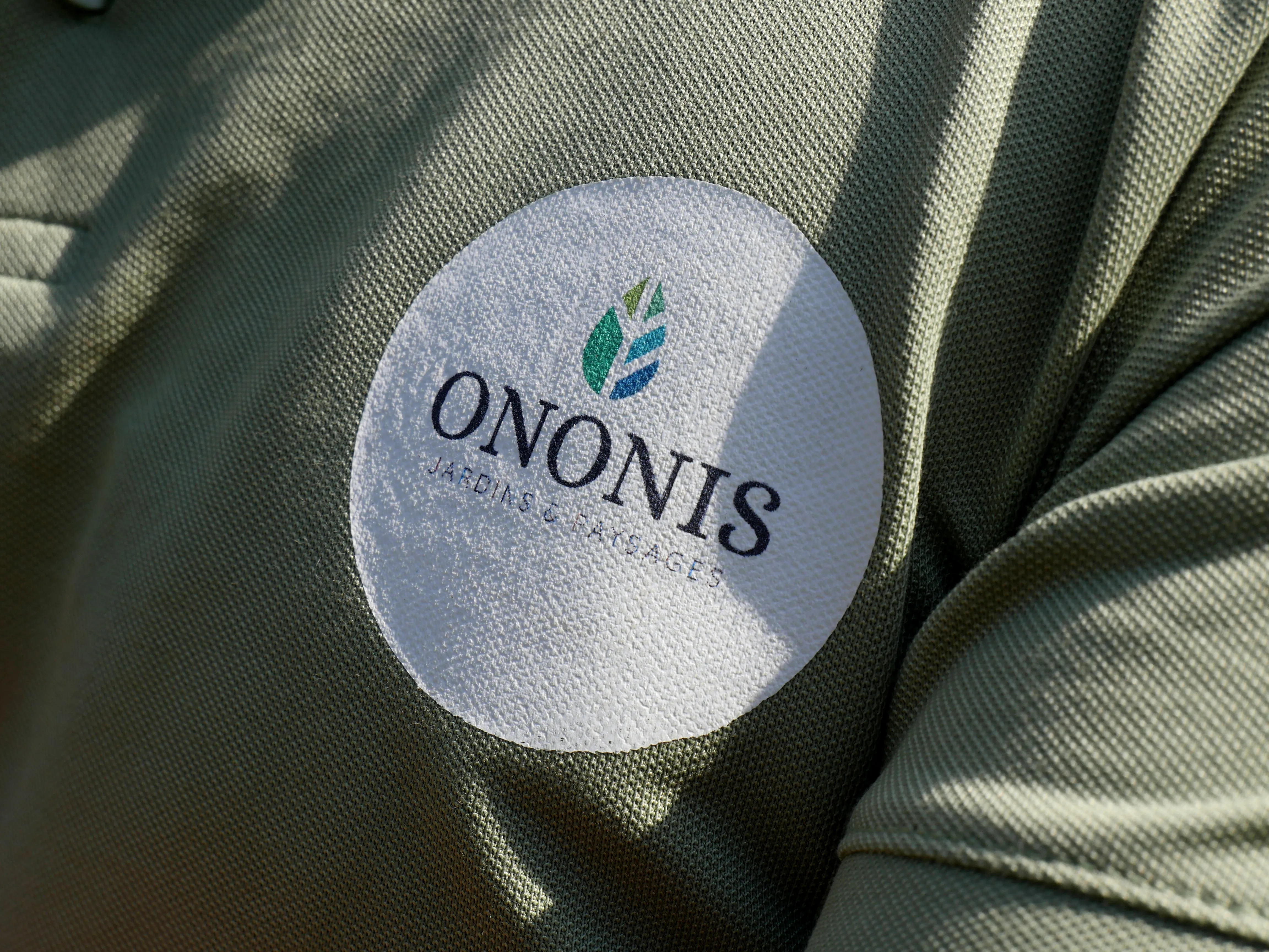 IL CRÉE VOTRE HAVRE DE PAIX