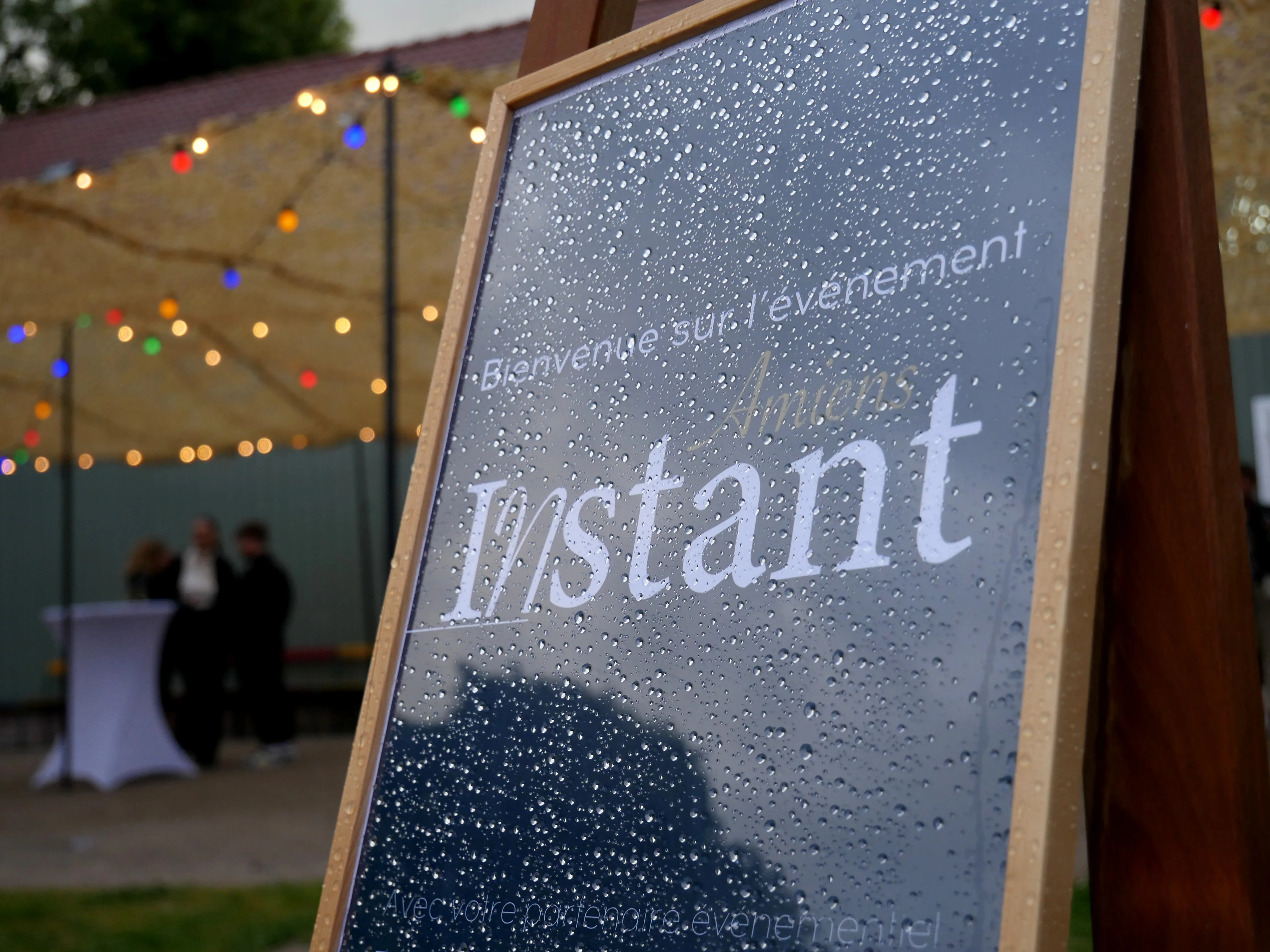 L'INSTANT EST DANS VOS KIOSQUES