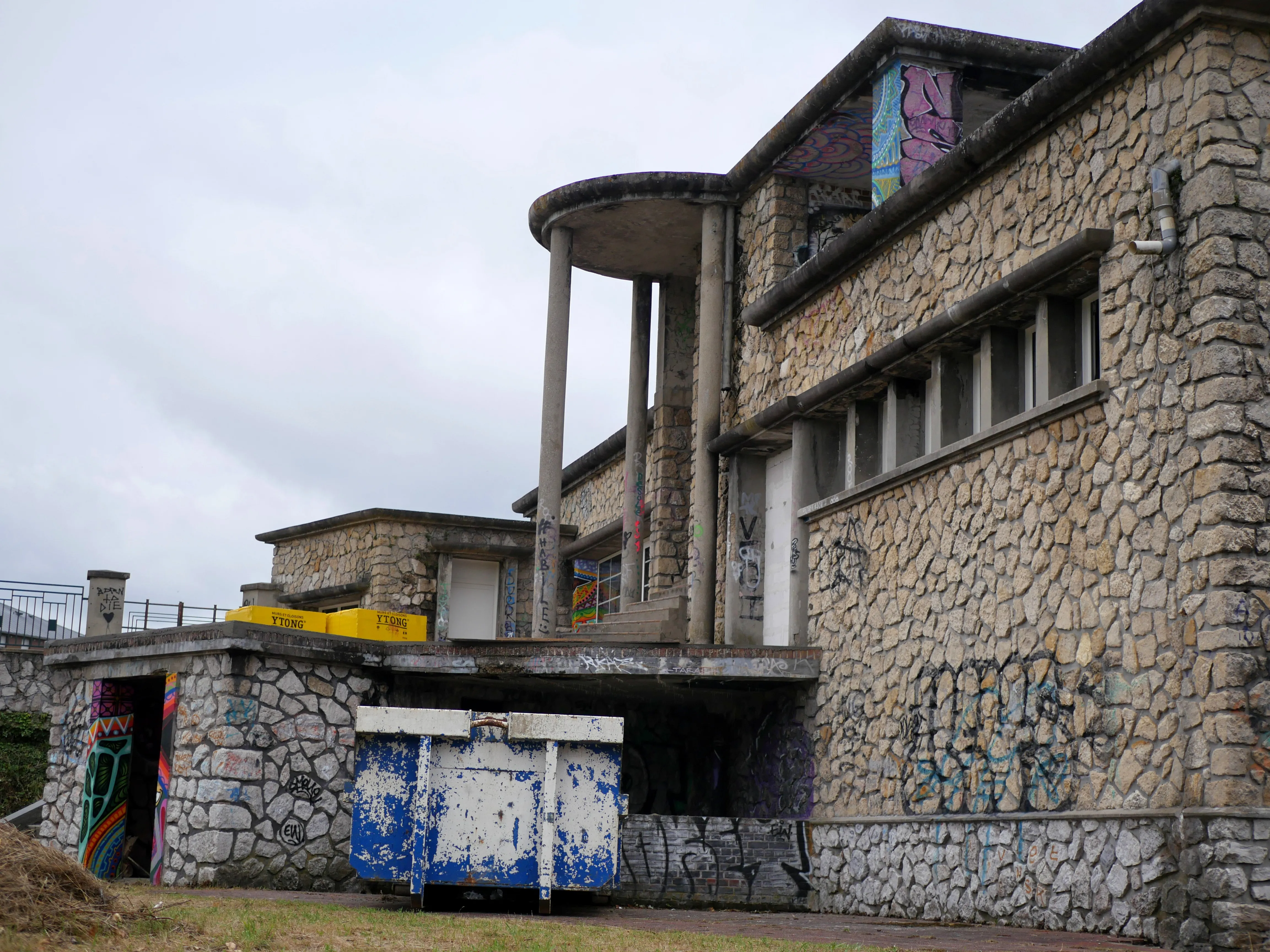 LA CHEMINOTE VA BON TRAIN