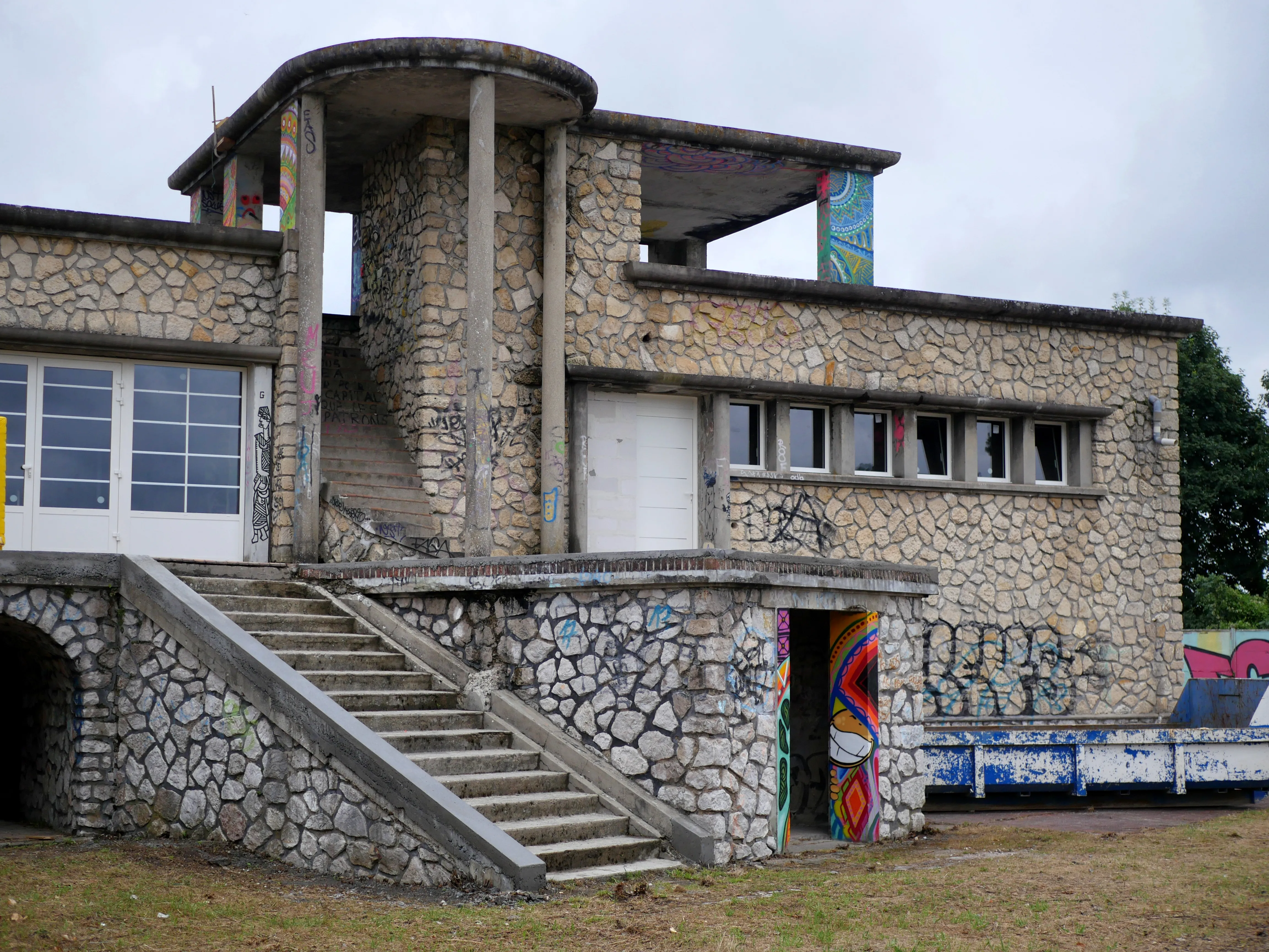 LA CHEMINOTE VA BON TRAIN