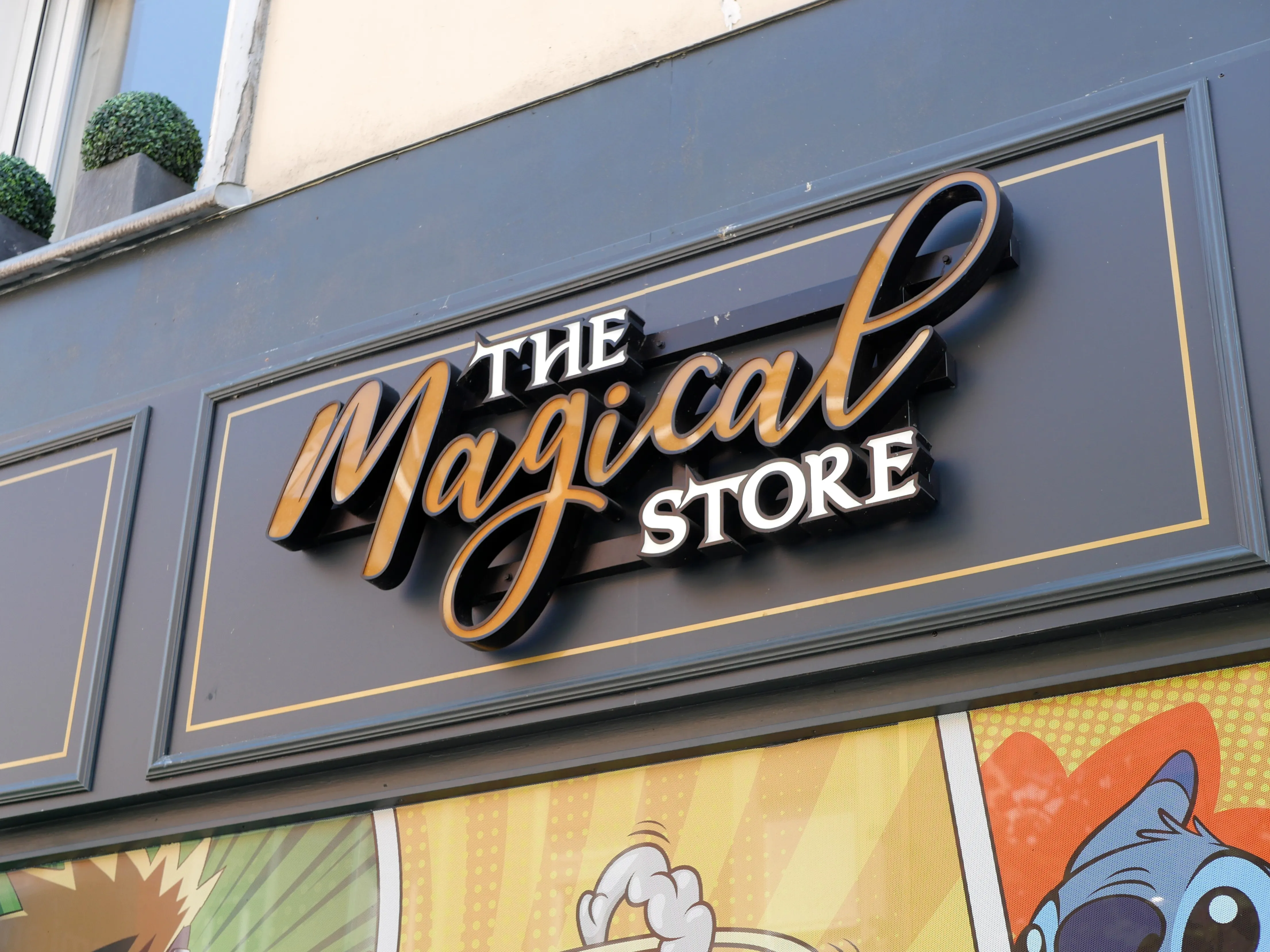 CETTE BOUTIQUE EST MAGIQUE