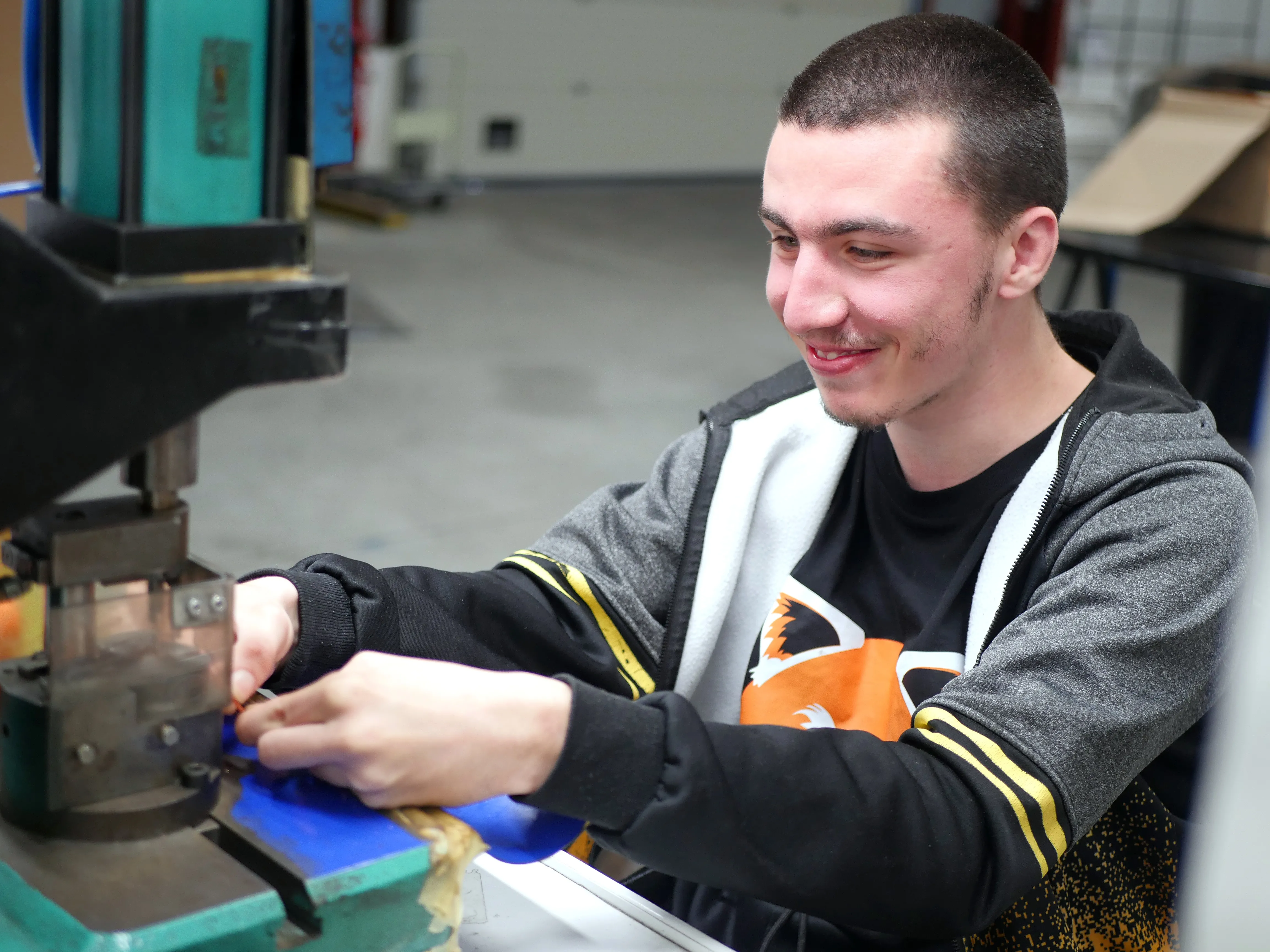 TRAVAILLER SANS HANDICAP