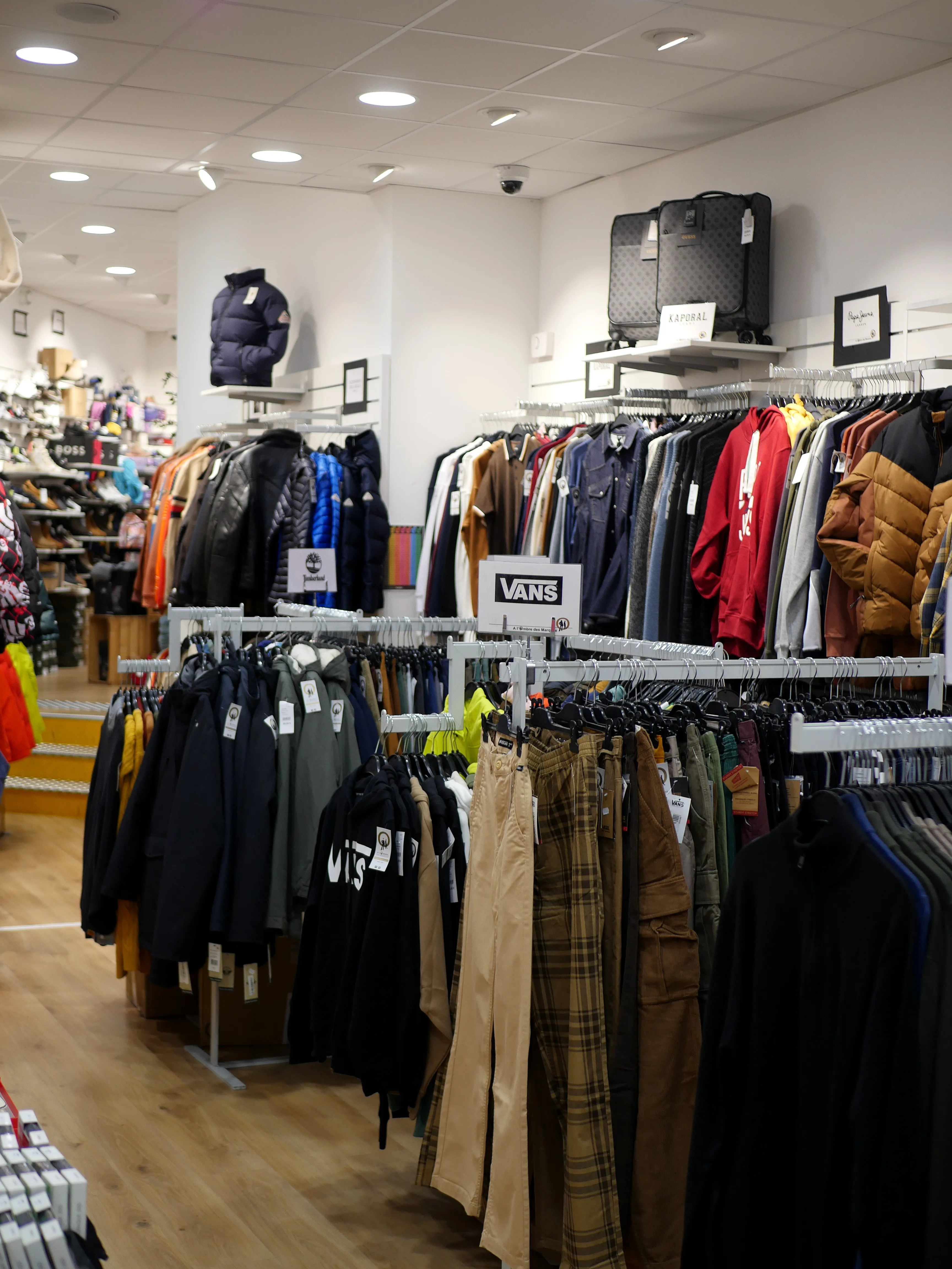 DE L'OUTLET HAUT DE GAMME