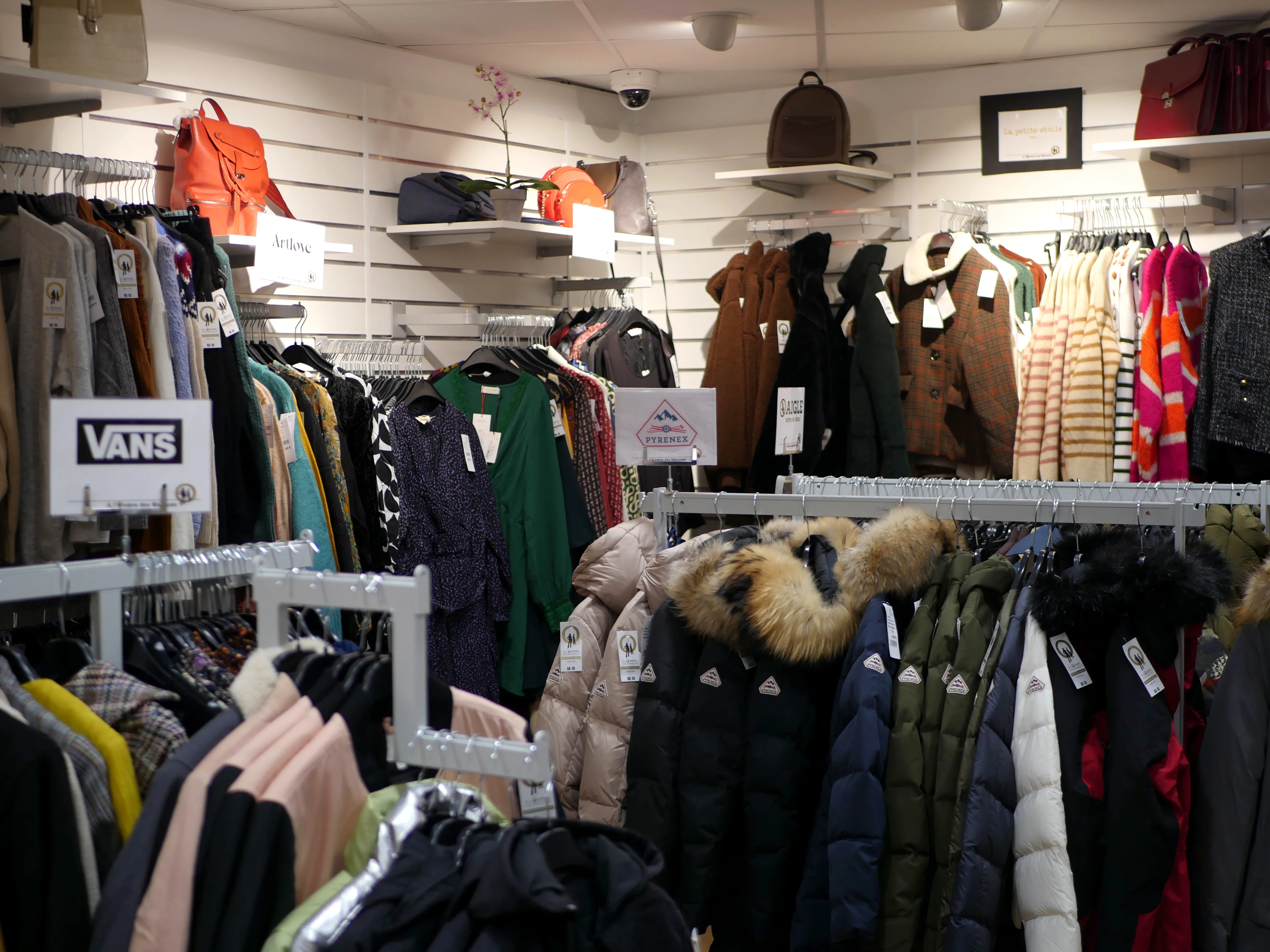 DE L'OUTLET HAUT DE GAMME