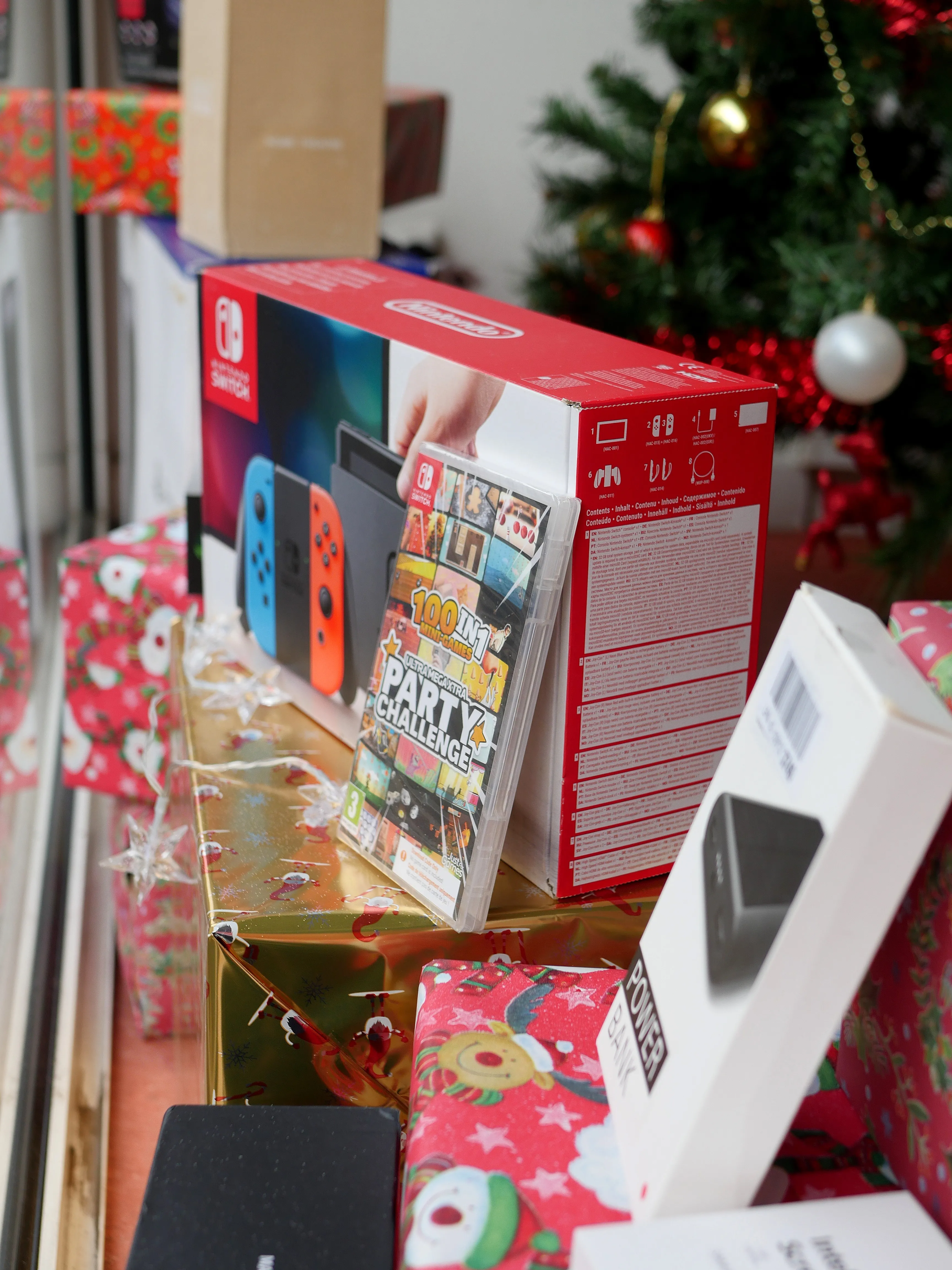 DES SURPRISES ET DES COLIS