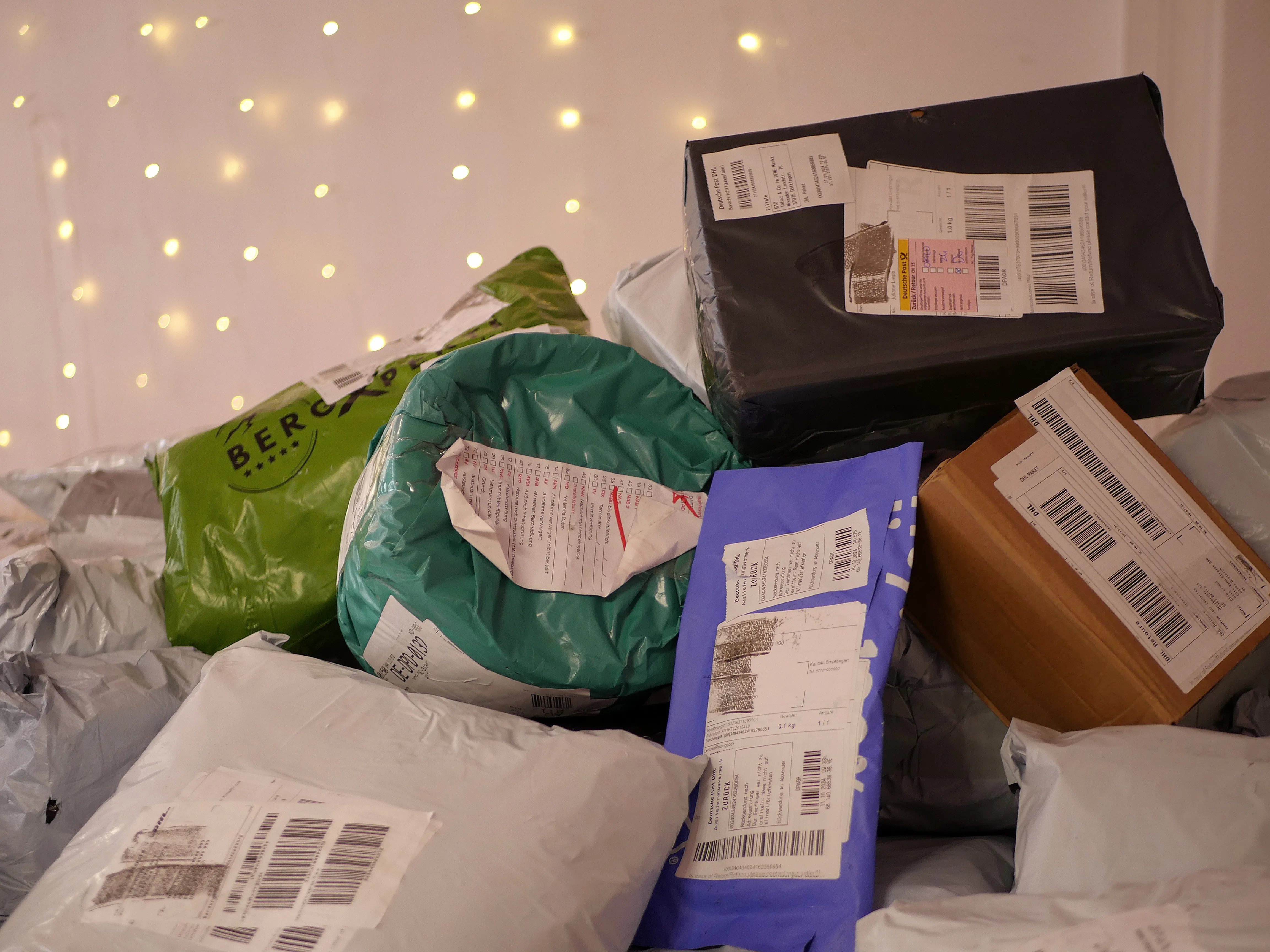 DES SURPRISES ET DES COLIS