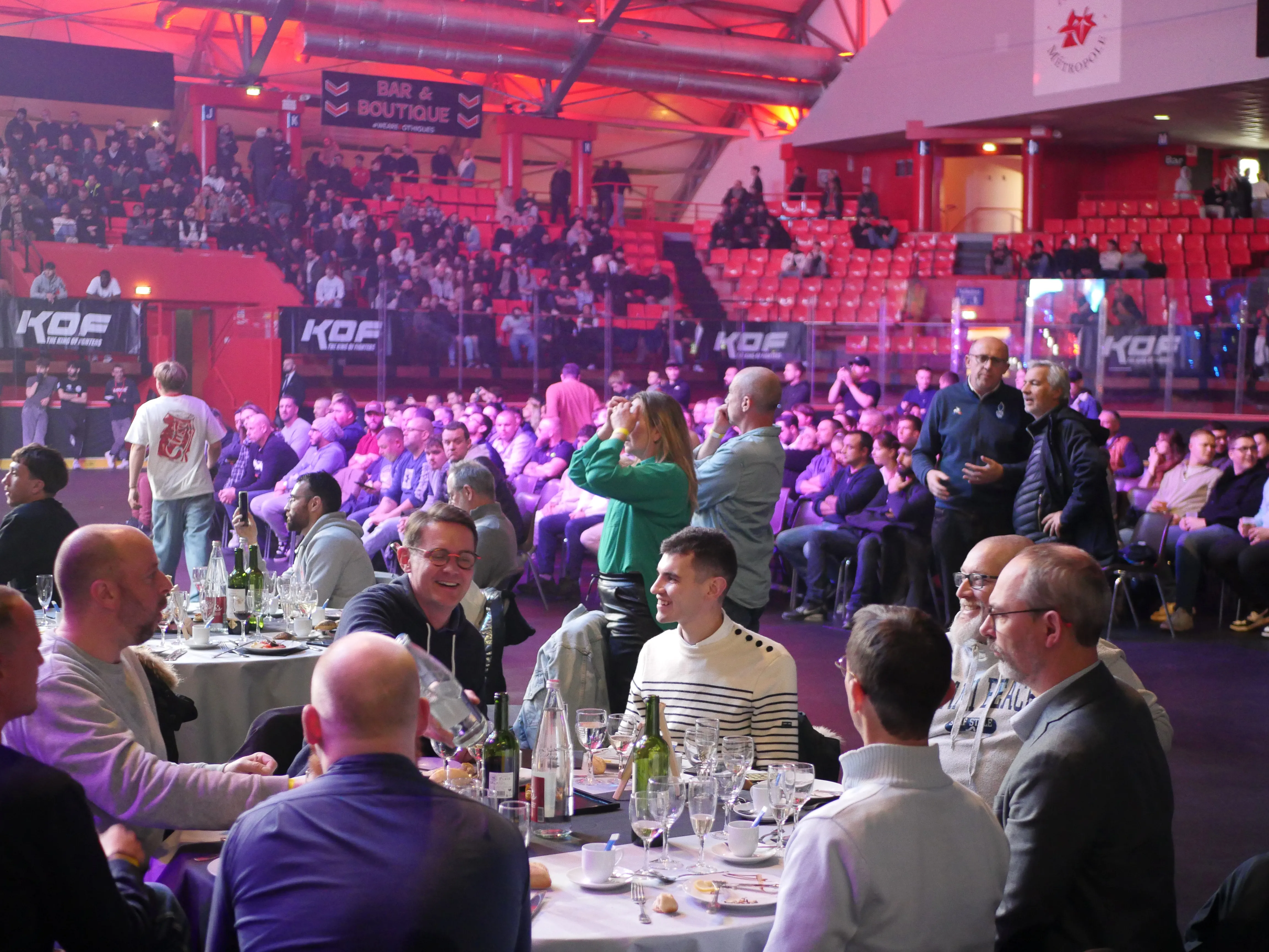 BIENVENUE DANS L'ARÈNE DE MMA