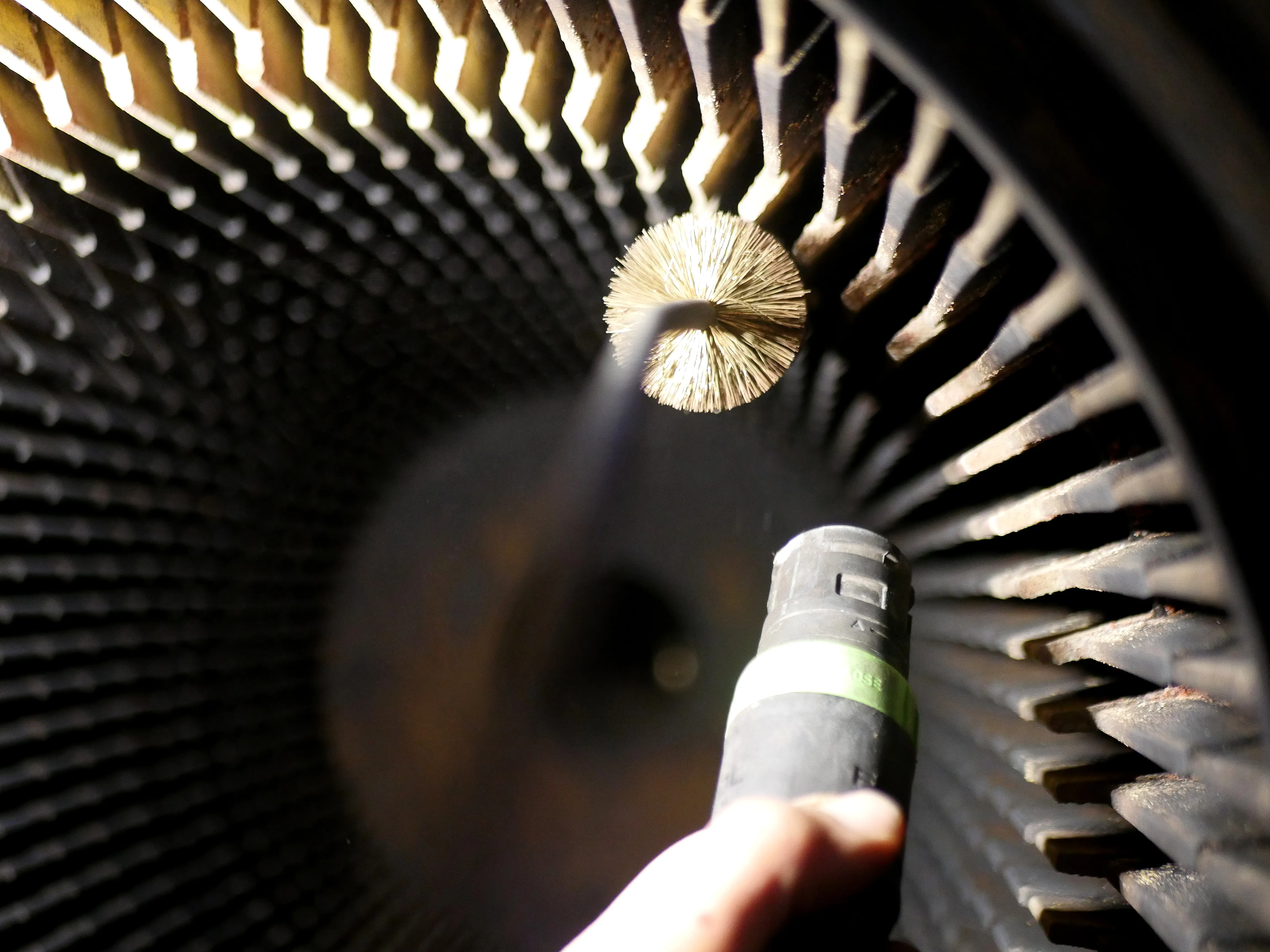 IL CONNAÎT LES BONS TUYAUX