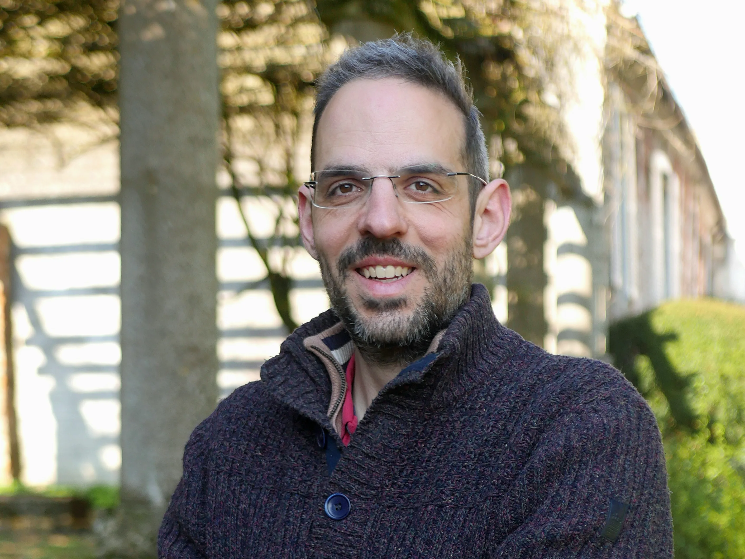 IL CONNAÎT LES BONS TUYAUX