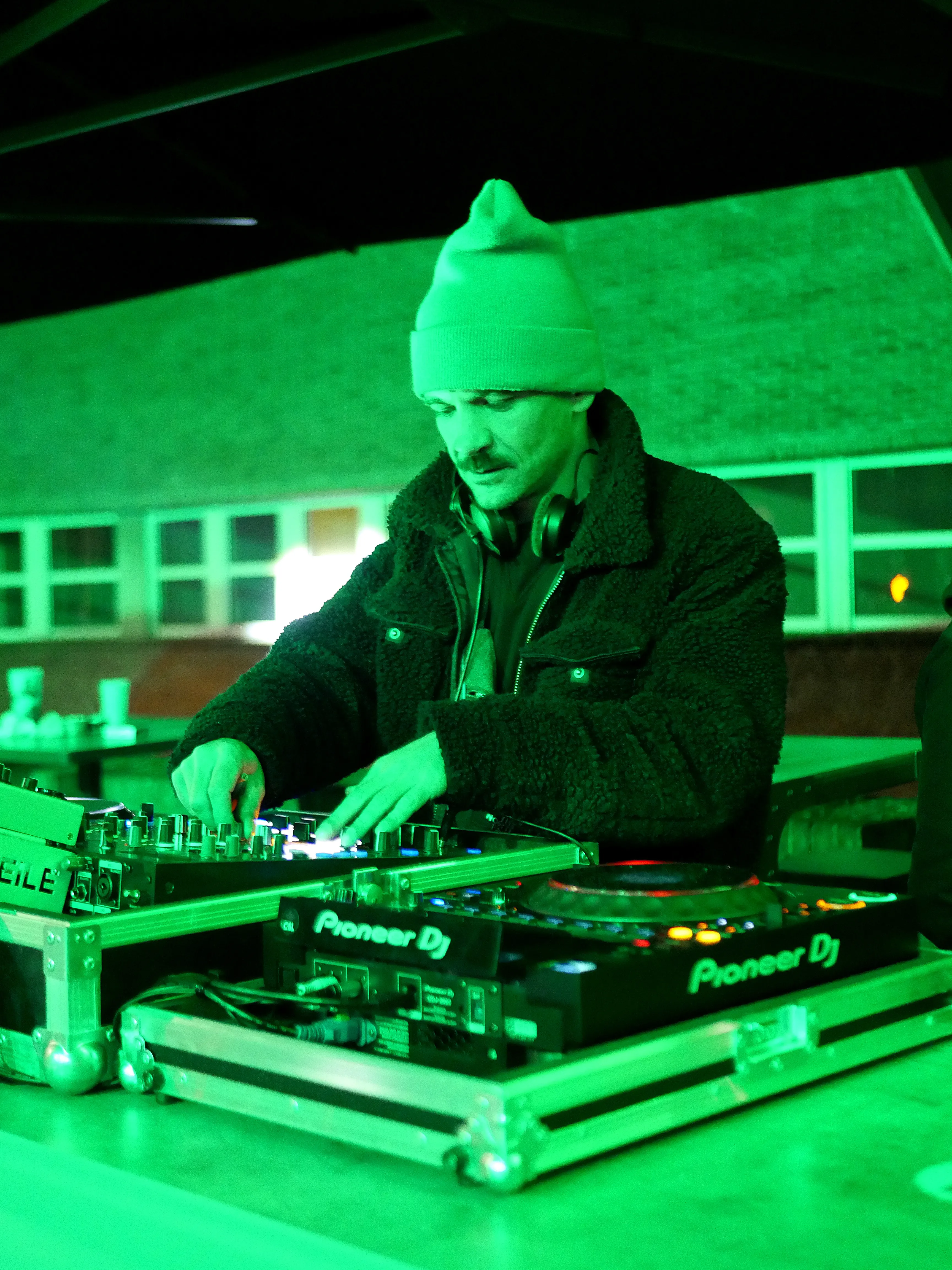 VERT L'INFINI ET AU-DELÀ