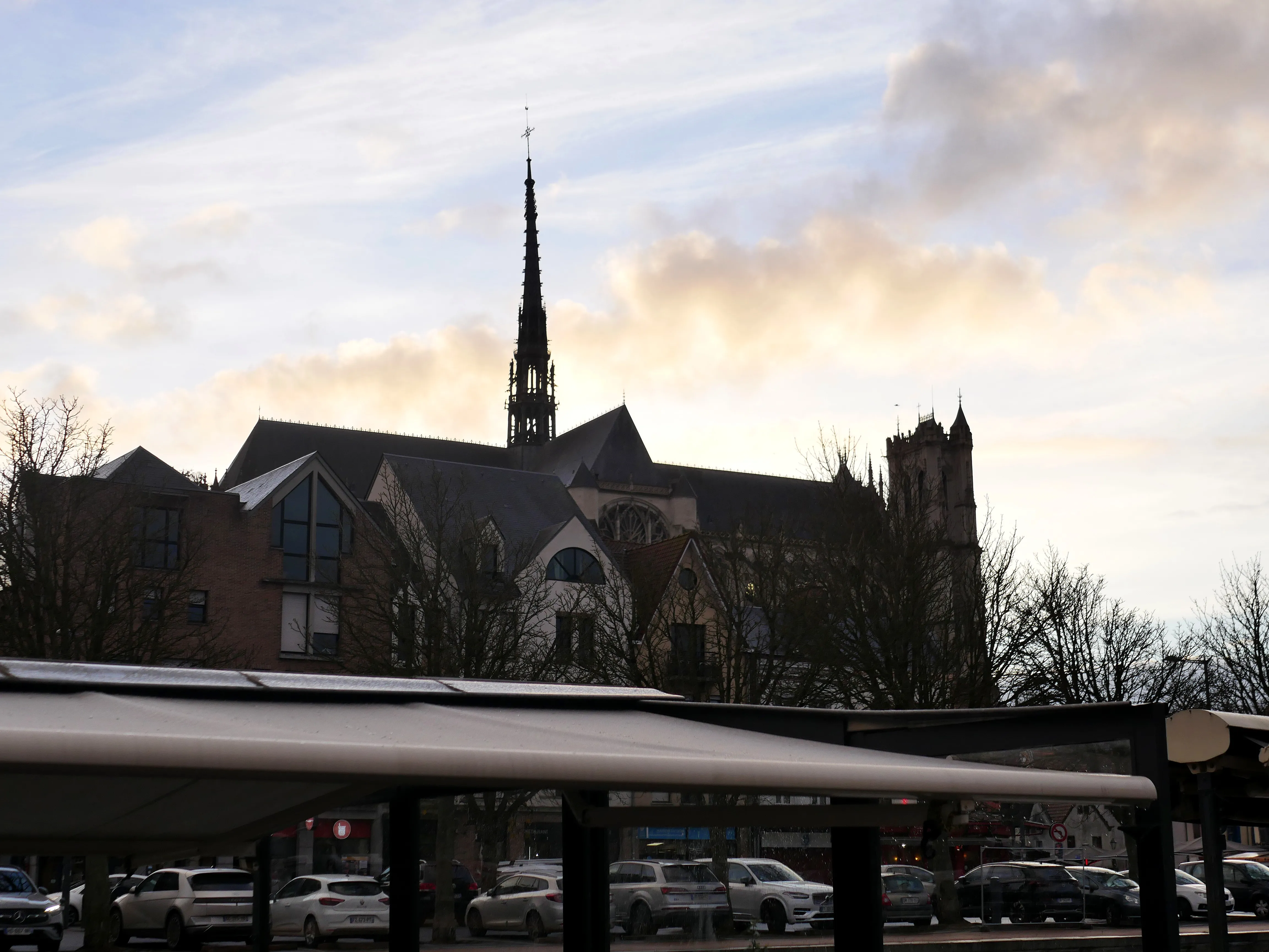 Un bar convivial sur le quai Bélu à Amiens